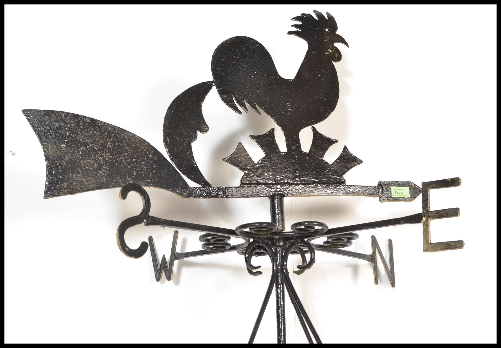 A early 20th Century cast iron weather vane having scroll work to body with cockerel, moon and sun - Bild 2 aus 7