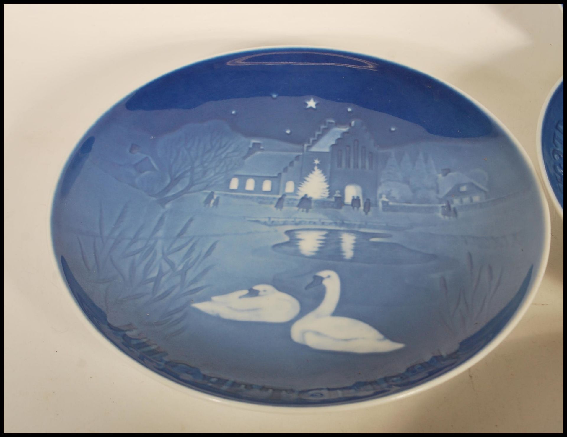 A group of ten B&G Limited edition blue and white annual Christmas plates dating from 1973 - - Bild 6 aus 7