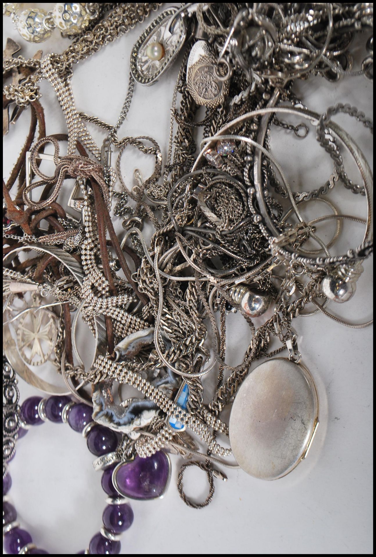 A large collection of silver and silver white metal jewellery to include a good selection of - Bild 9 aus 9