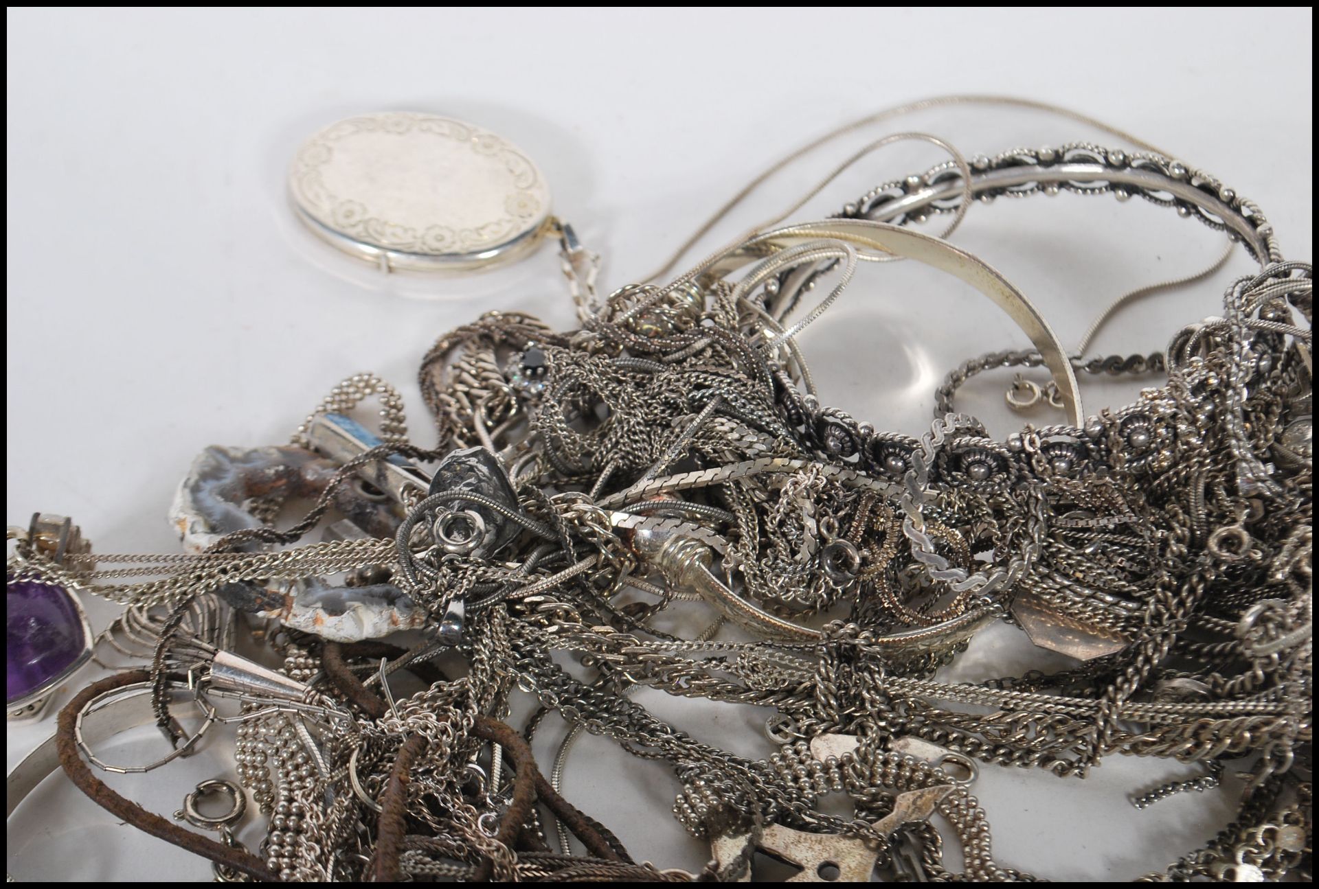 A large collection of silver and silver white metal jewellery to include a good selection of - Bild 7 aus 9