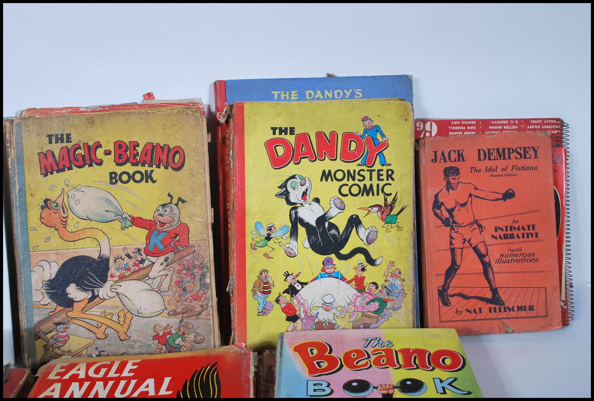 A good collection of childrens annuals and books dating from the 1940's to include several titles - Image 3 of 6
