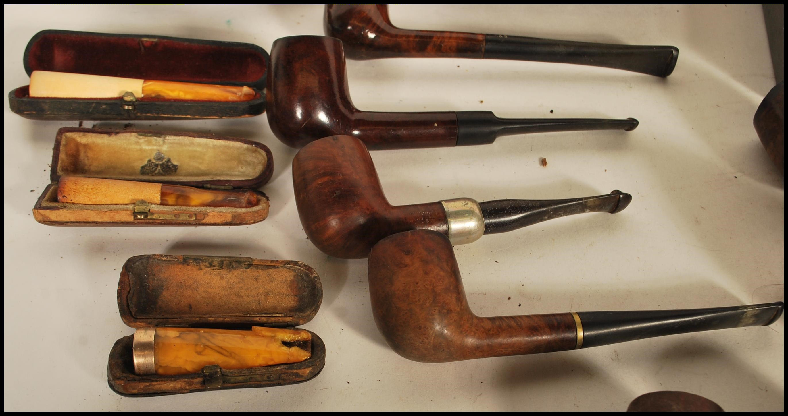 A good collection of vintage smoking tobacco pipes and accessories to include various leather - Image 4 of 12