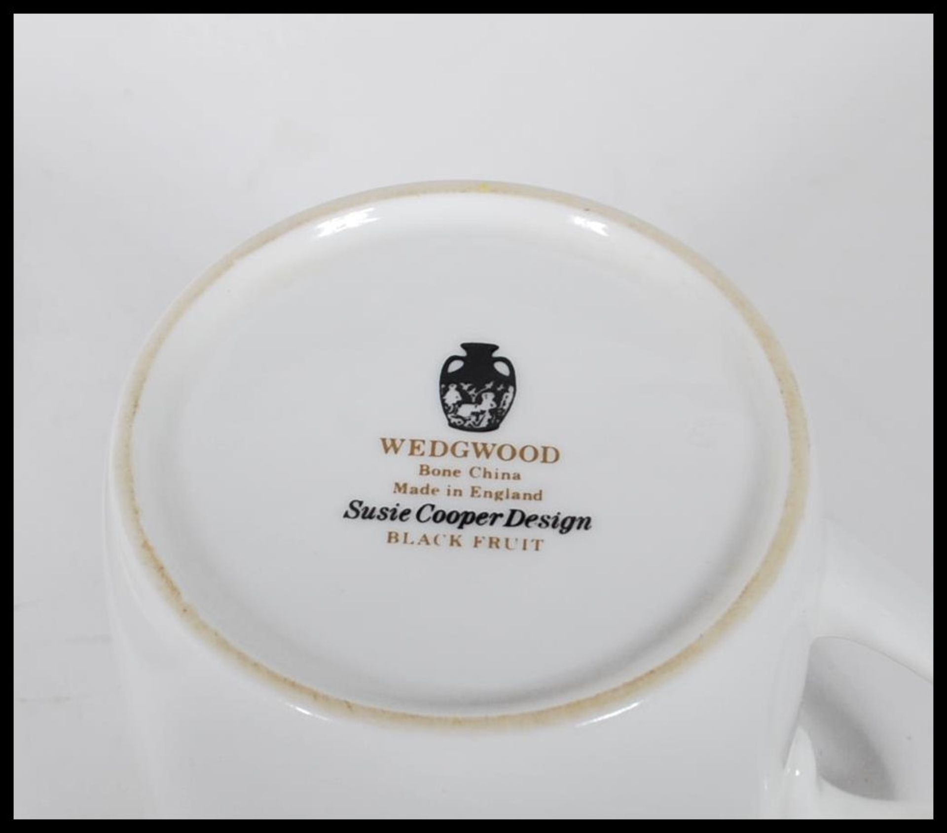 A retro Susie Cooper for Wedgwood coffee service in black fruit pattern to include eight coffee - Bild 5 aus 7