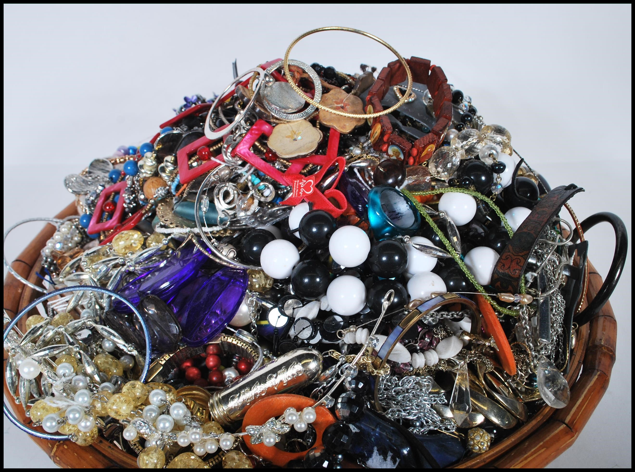 A collection of vintage and contemporary costume jewellery to include bracelets, bangles, necklaces, - Image 2 of 4