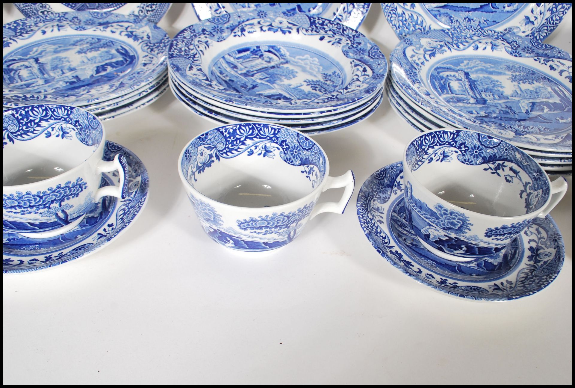 A quantity of 20th Century blue and white printed Spode Italian pattern china wares comprising of - Bild 7 aus 9