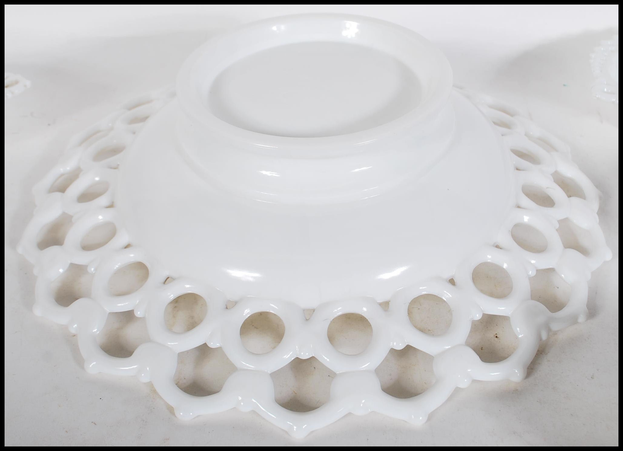 A 19th Century pressed milk glass centrepiece bowl - Image 7 of 7