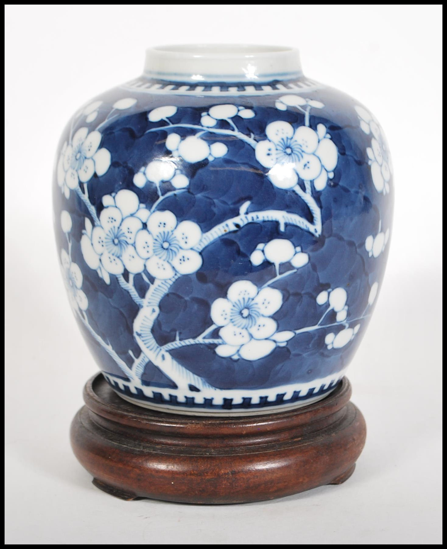 A early 20th Century Chinese blue and white ginger