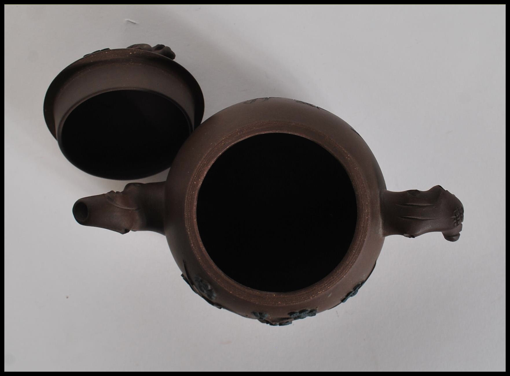 A 20th Century Chinese Yixing brown clay teapot ha - Image 6 of 7