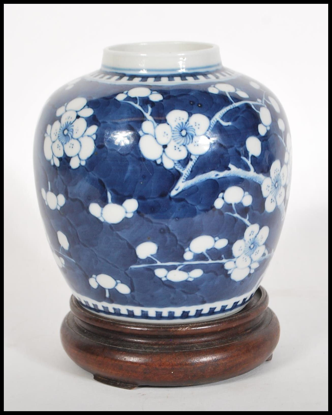 A early 20th Century Chinese blue and white ginger - Image 4 of 6