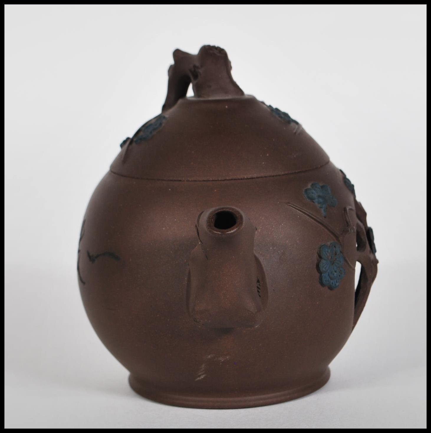 A 20th Century Chinese Yixing brown clay teapot ha - Image 2 of 7