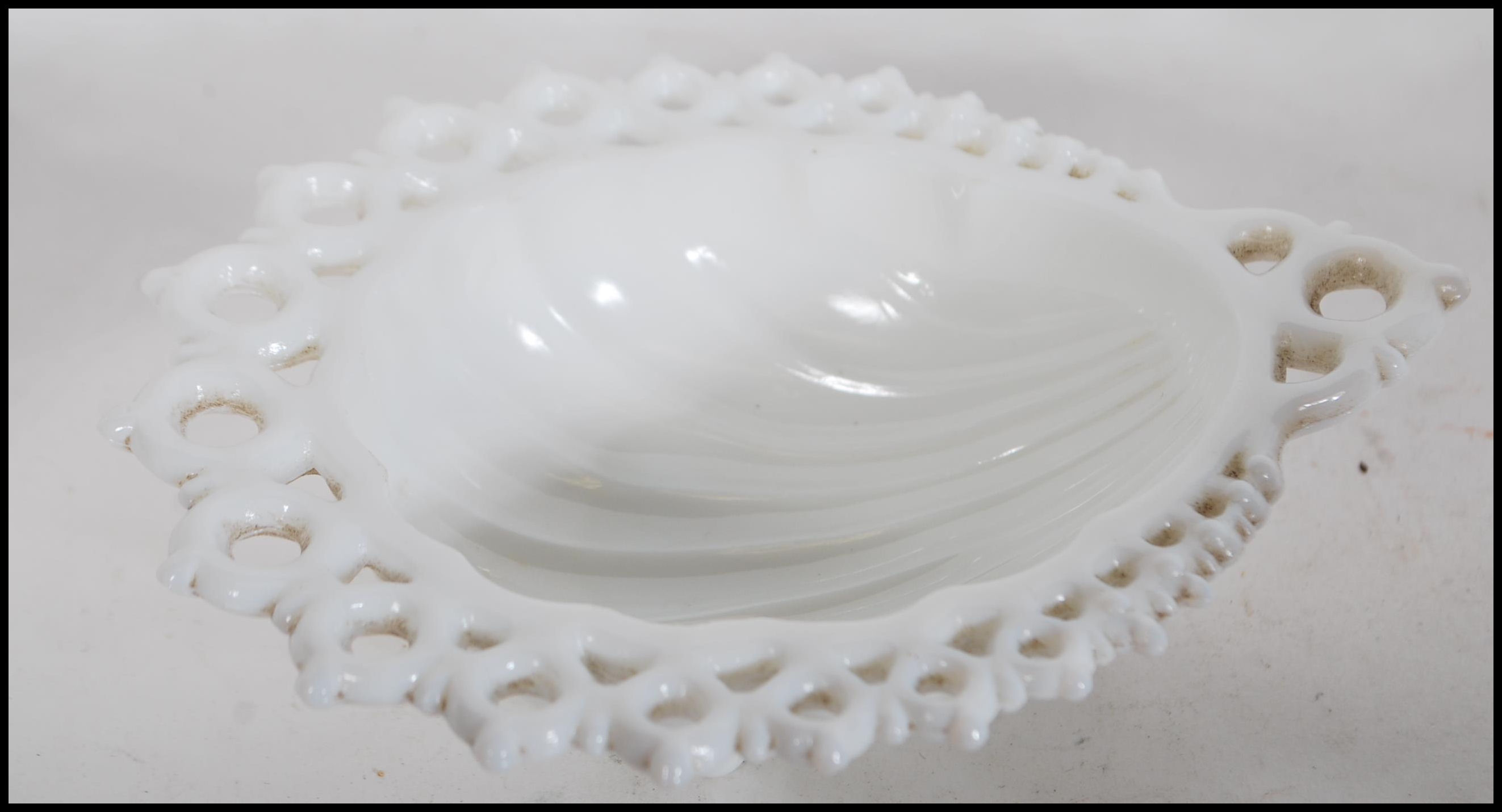 A 19th Century pressed milk glass centrepiece bowl - Image 5 of 7