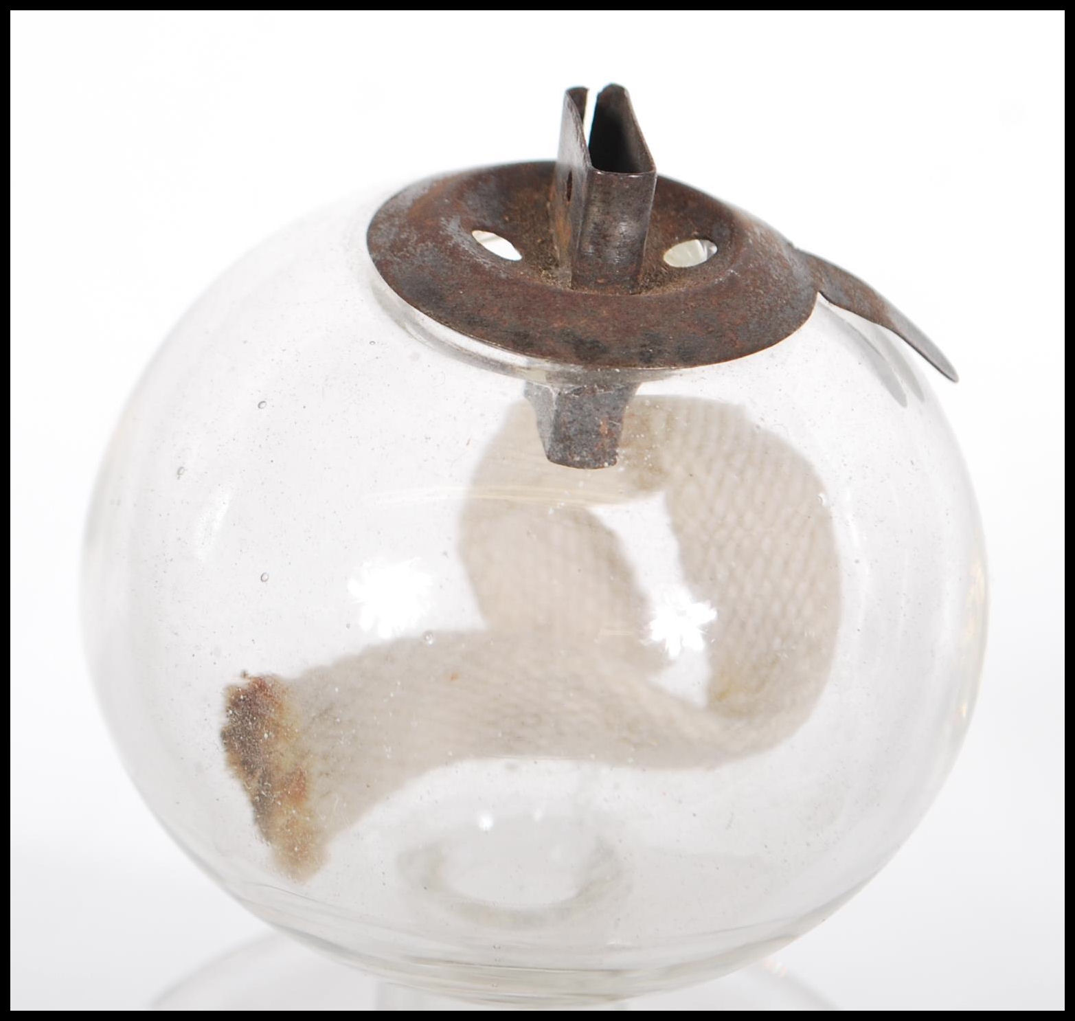 A 19th Century hand blown glass lacemakers oil lan - Image 4 of 5