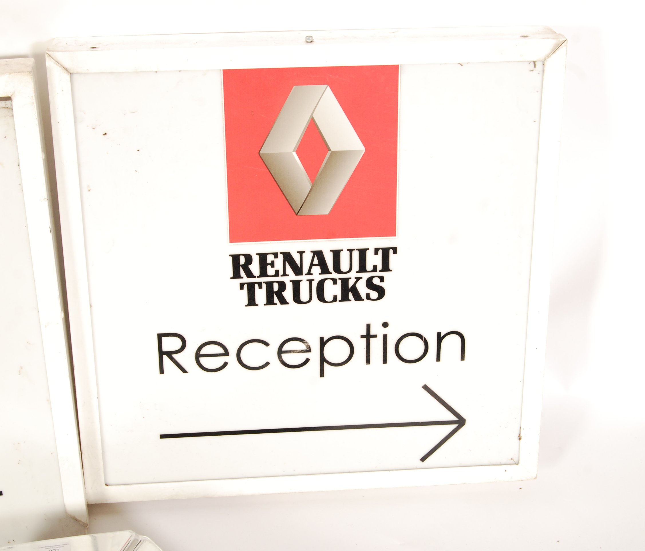 THREE 1990'S RENAULT CAR BADGE SHOWROOM LIGHT BOX - Image 3 of 4