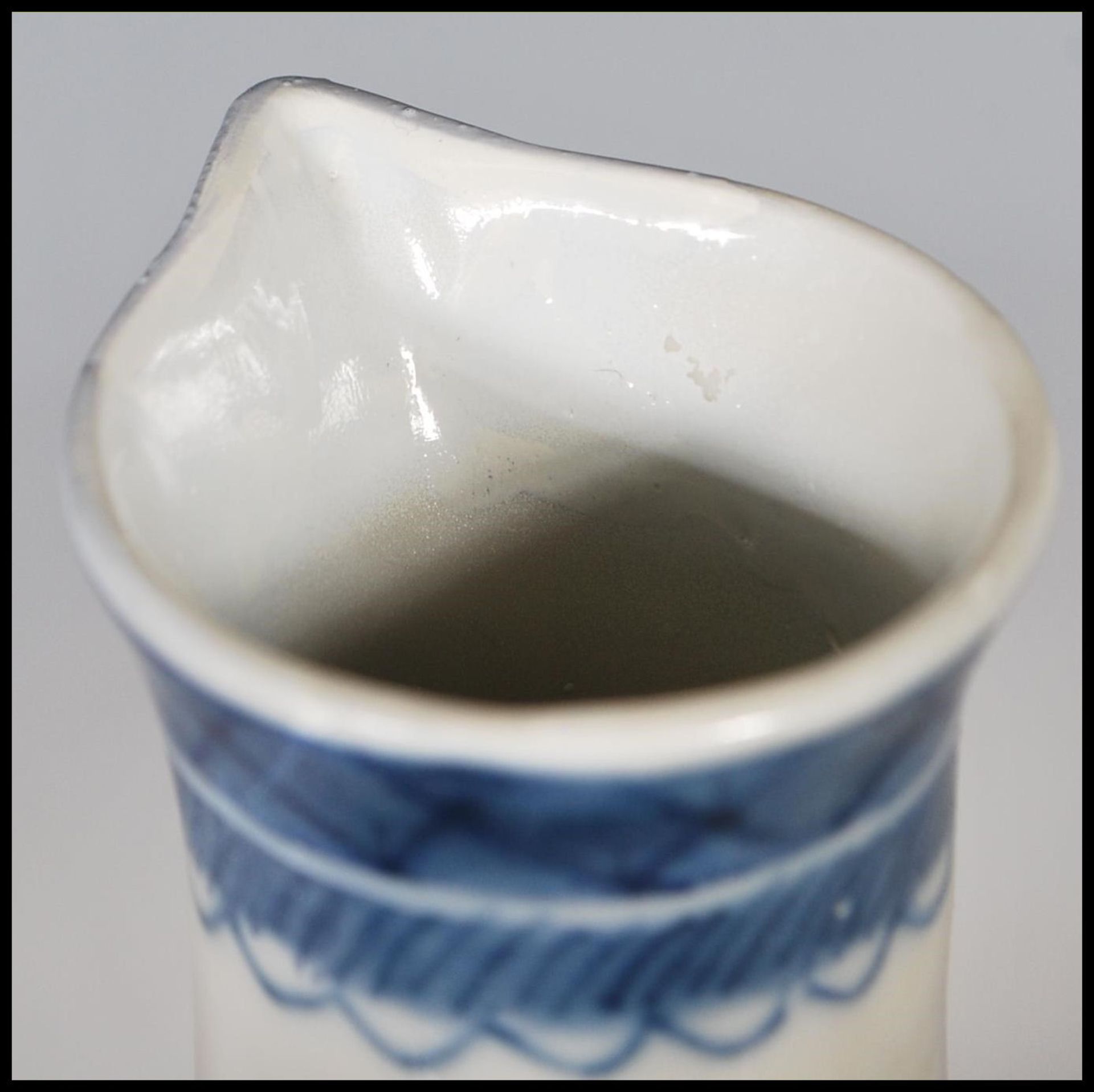 A Chinese 19th Century Canton blue and white mallet vase having a cylindrical body with a tapering - Image 6 of 19