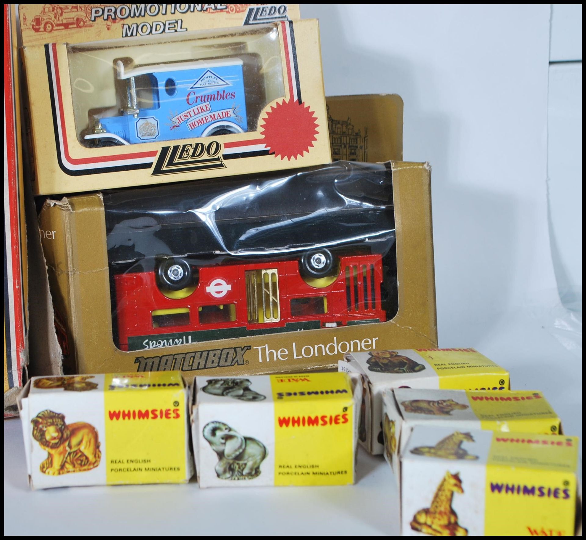 A collection of boxed diecast model cars and lorries to include Esso Road Tanker, Oxford die cast, - Bild 6 aus 6