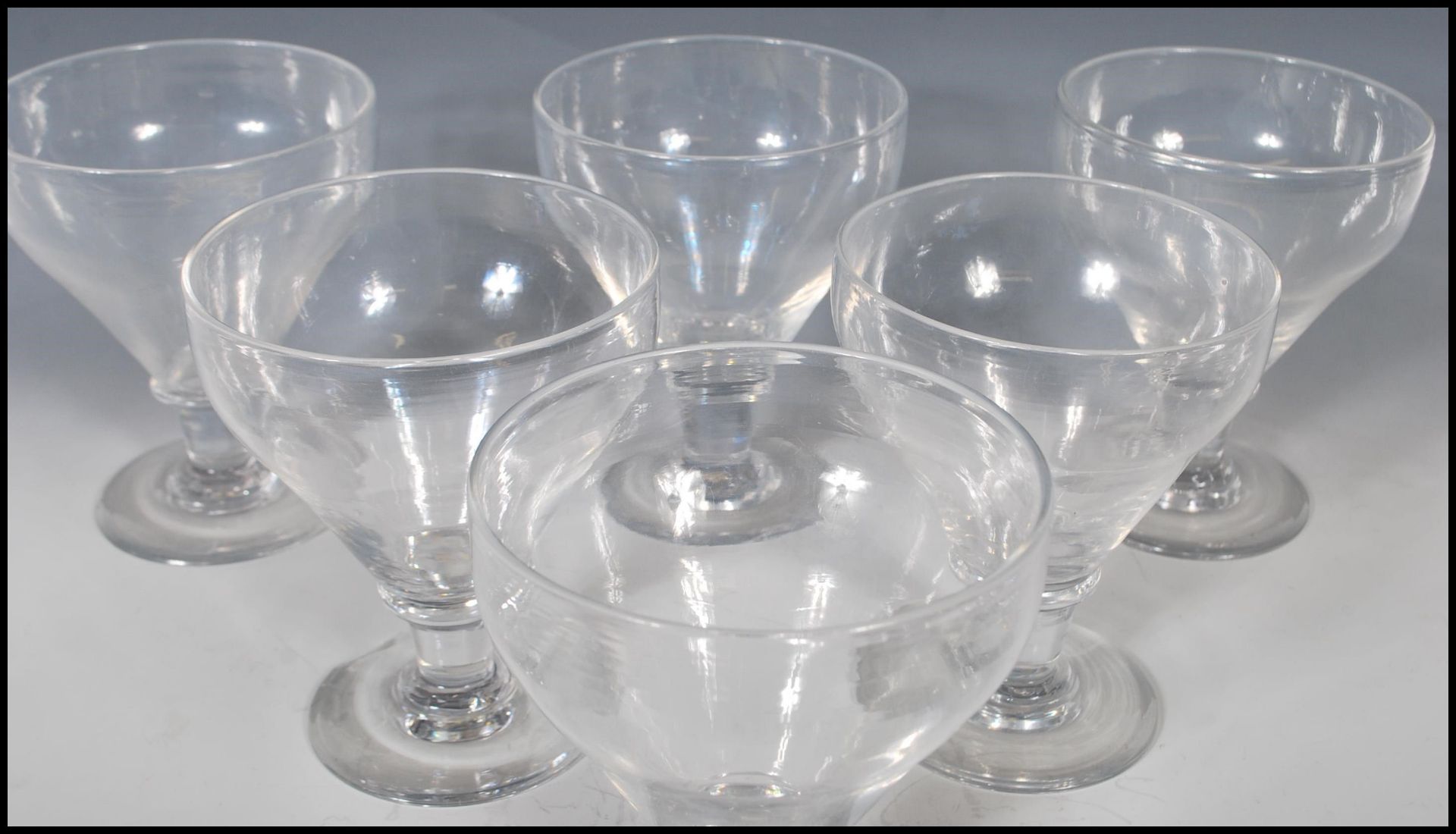 A group of six 19th Century Georgian rummer glasses having tapering bowls with capstan stems - Bild 4 aus 15