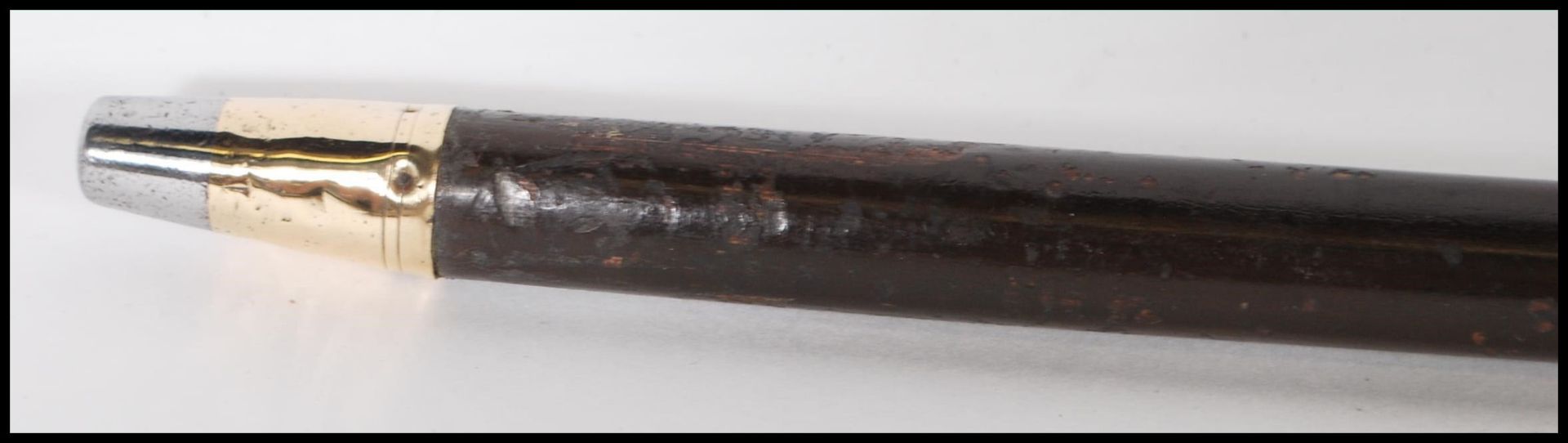 A 20th Century walking stick cane having a malacca shaft with silver knop to the top having repousse - Bild 3 aus 8