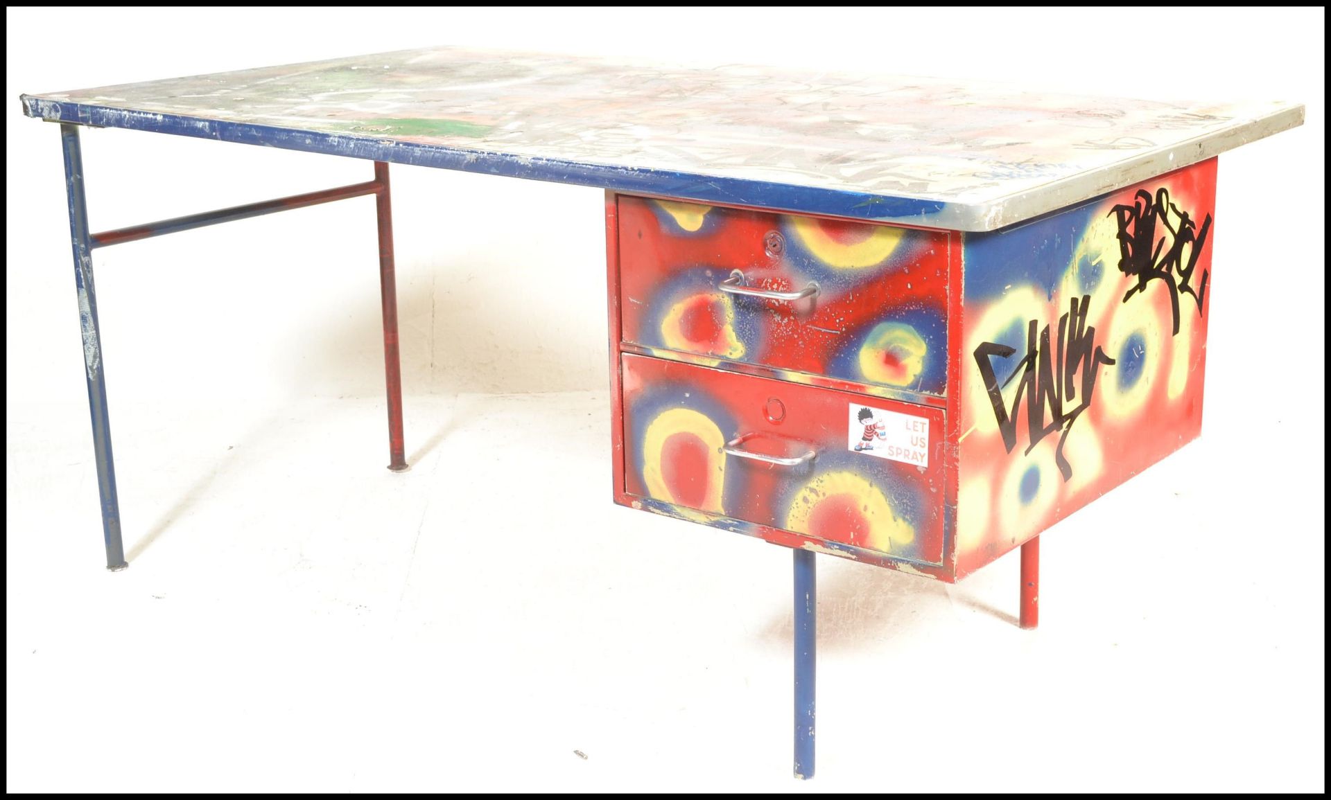 A mid century metal Industrial desk being upcycled with Graffiti  and spray painted finish having - Bild 7 aus 9