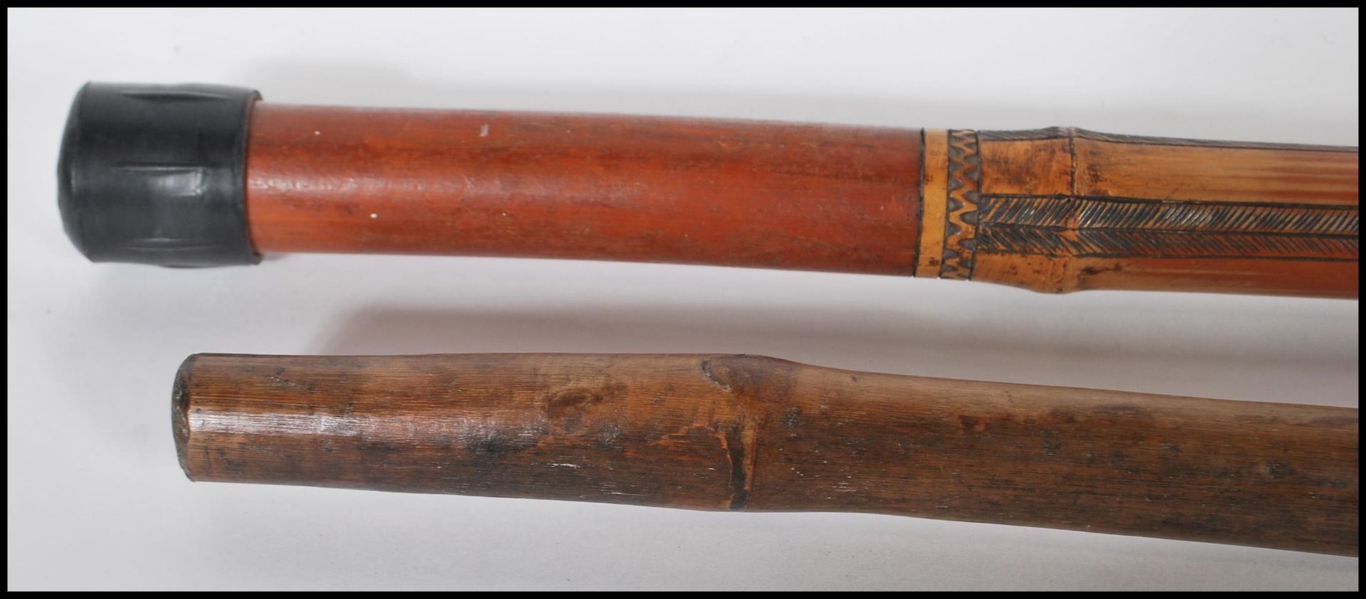 A 20th Century carved bamboo Japanese style walking stick cane decorated with carved blossoms and - Bild 3 aus 7