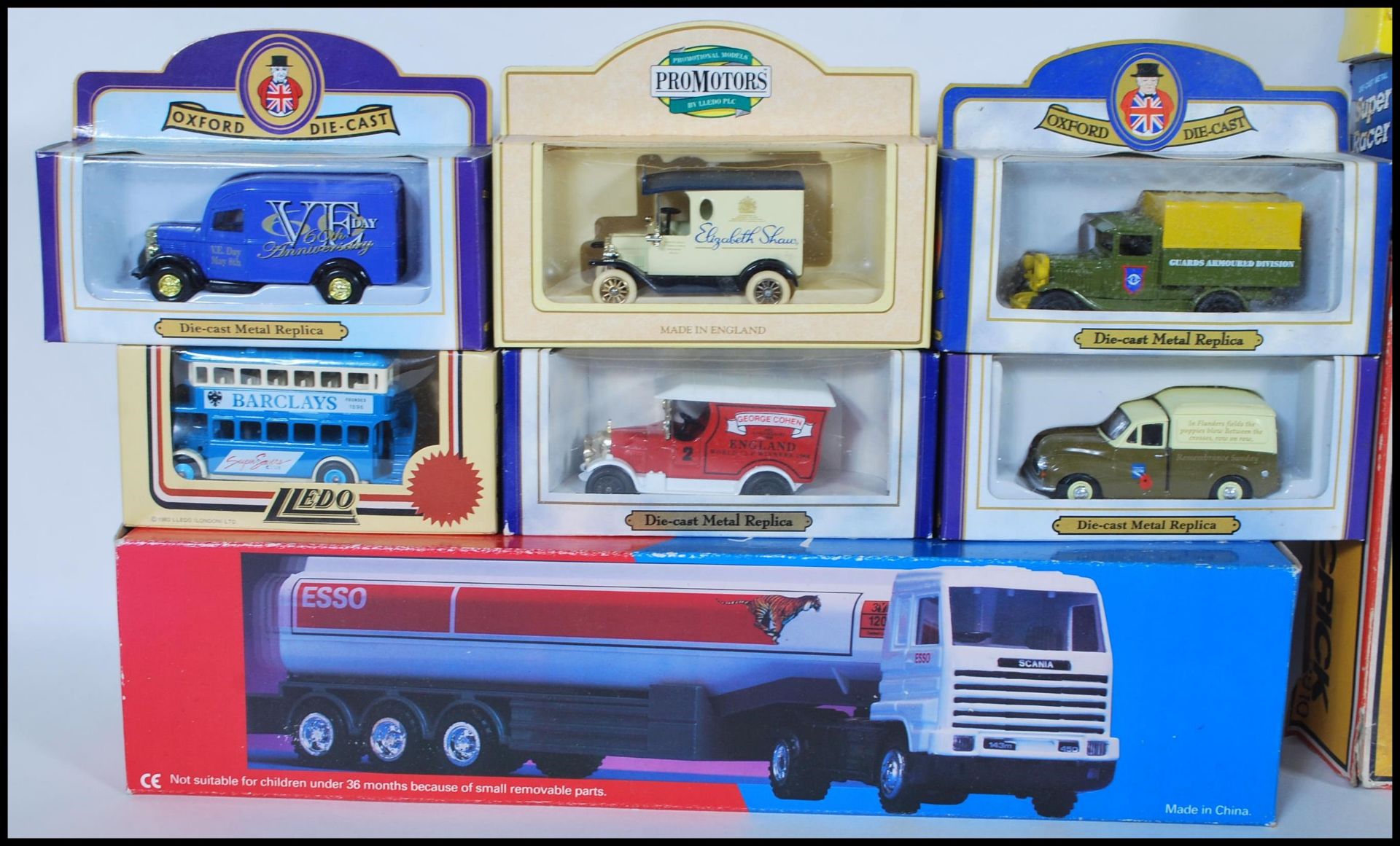 A collection of boxed diecast model cars and lorries to include Esso Road Tanker, Oxford die cast, - Bild 2 aus 6