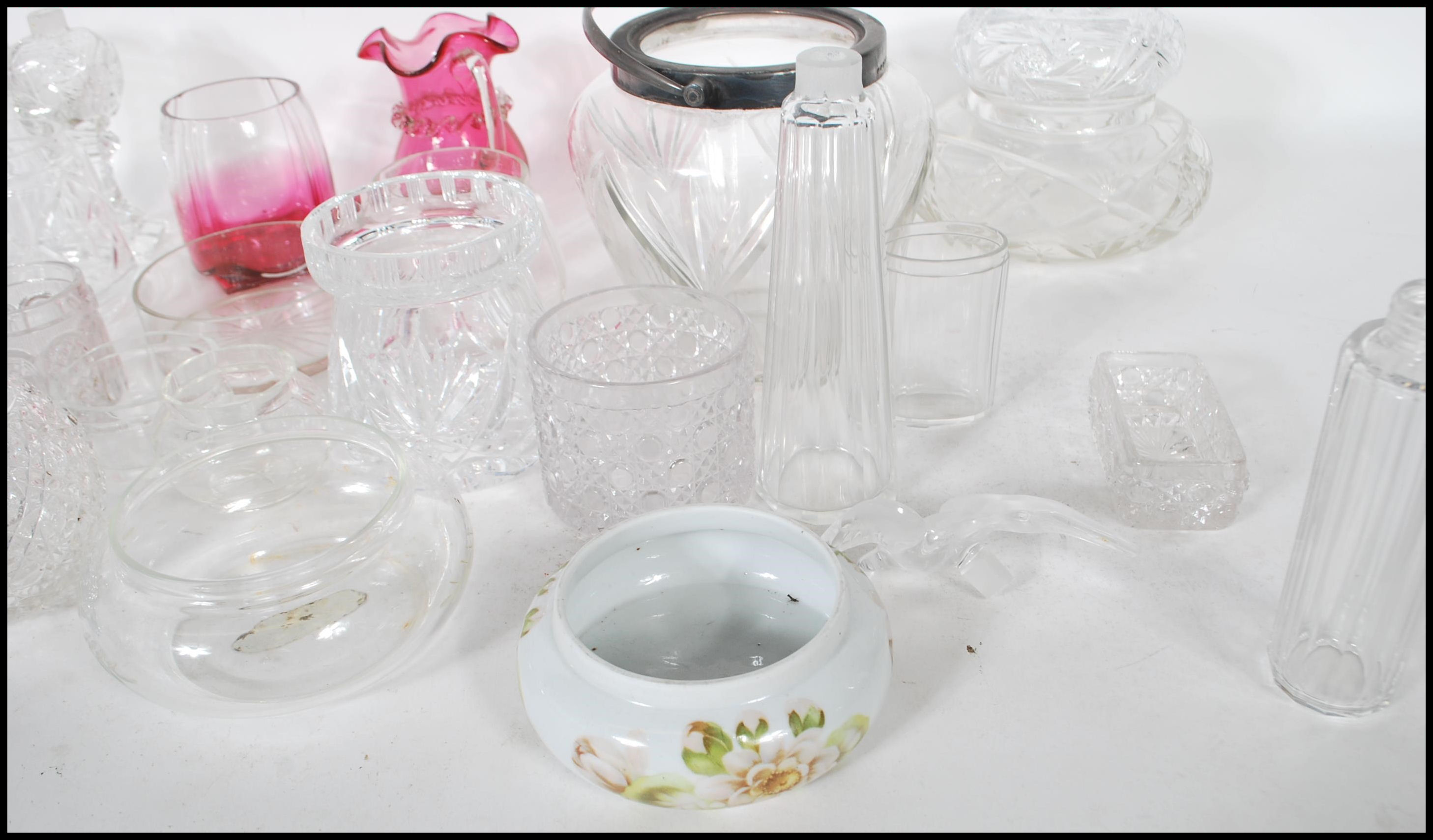 A large collection of antique and 20th Century mixed glass wares to include as selection of cut - Image 8 of 12