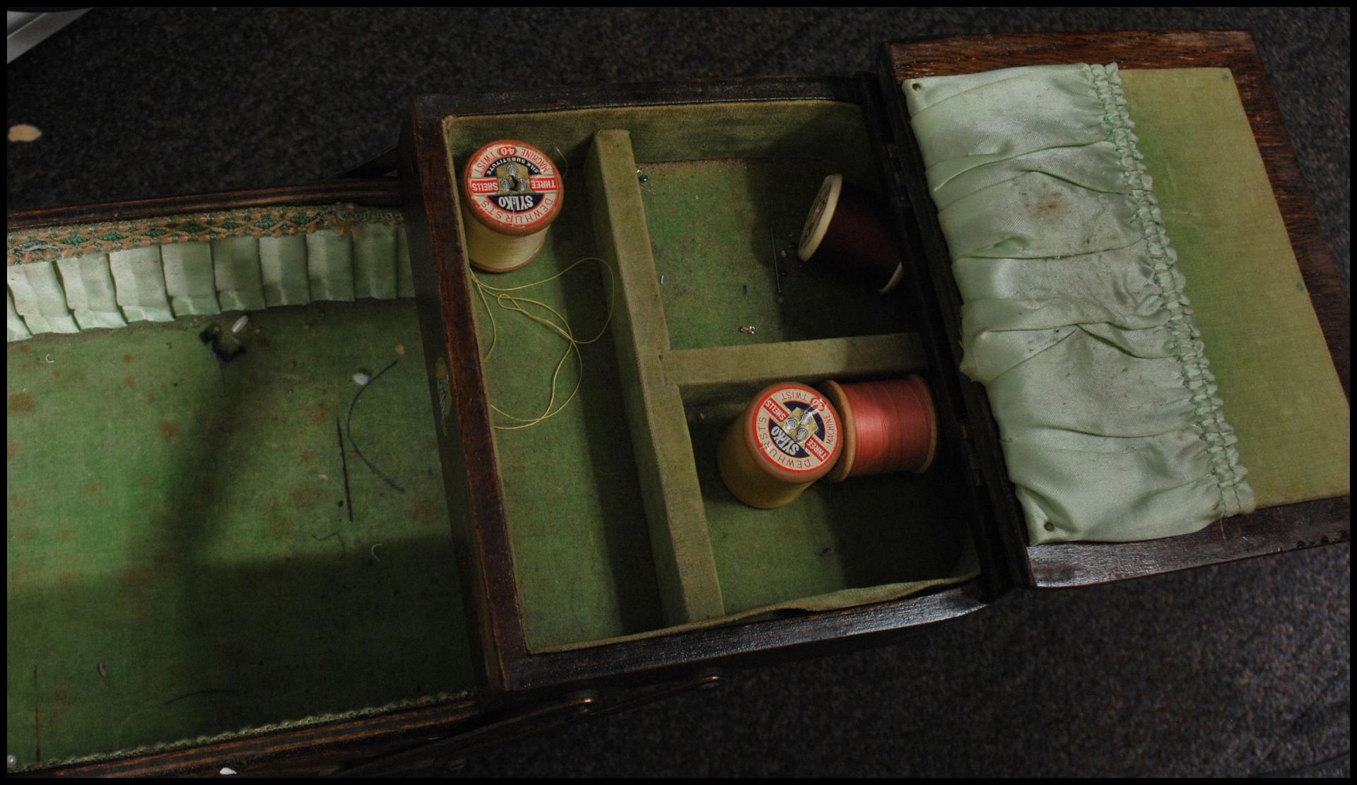 A vintage retro 20th Century teak wood multi sectional cantilever work box / sewing box, metamorphic - Image 5 of 6