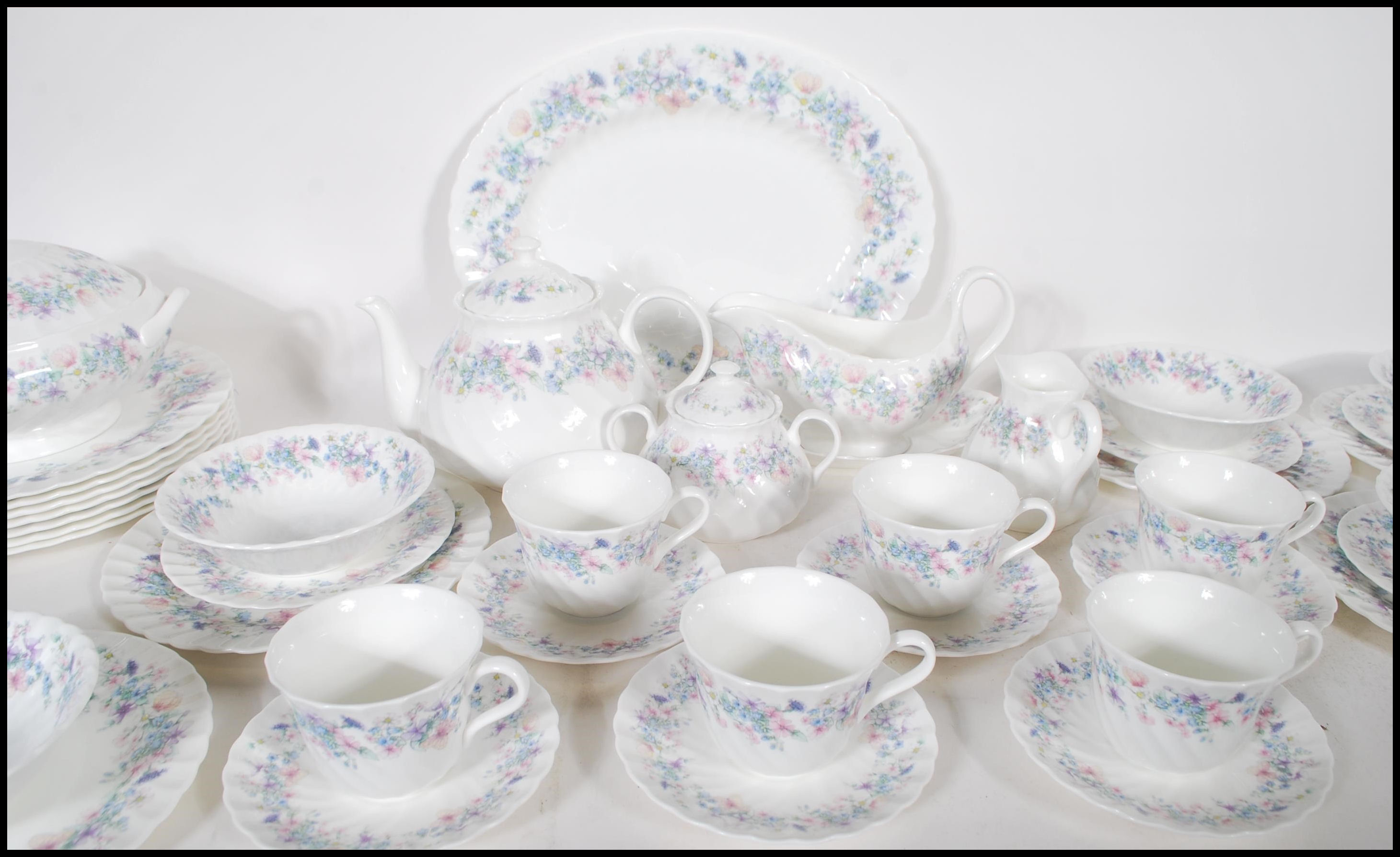 A vintage Wedgwood china tea / dinner service in the Angela pattern to include dinner plates, side - Image 2 of 11