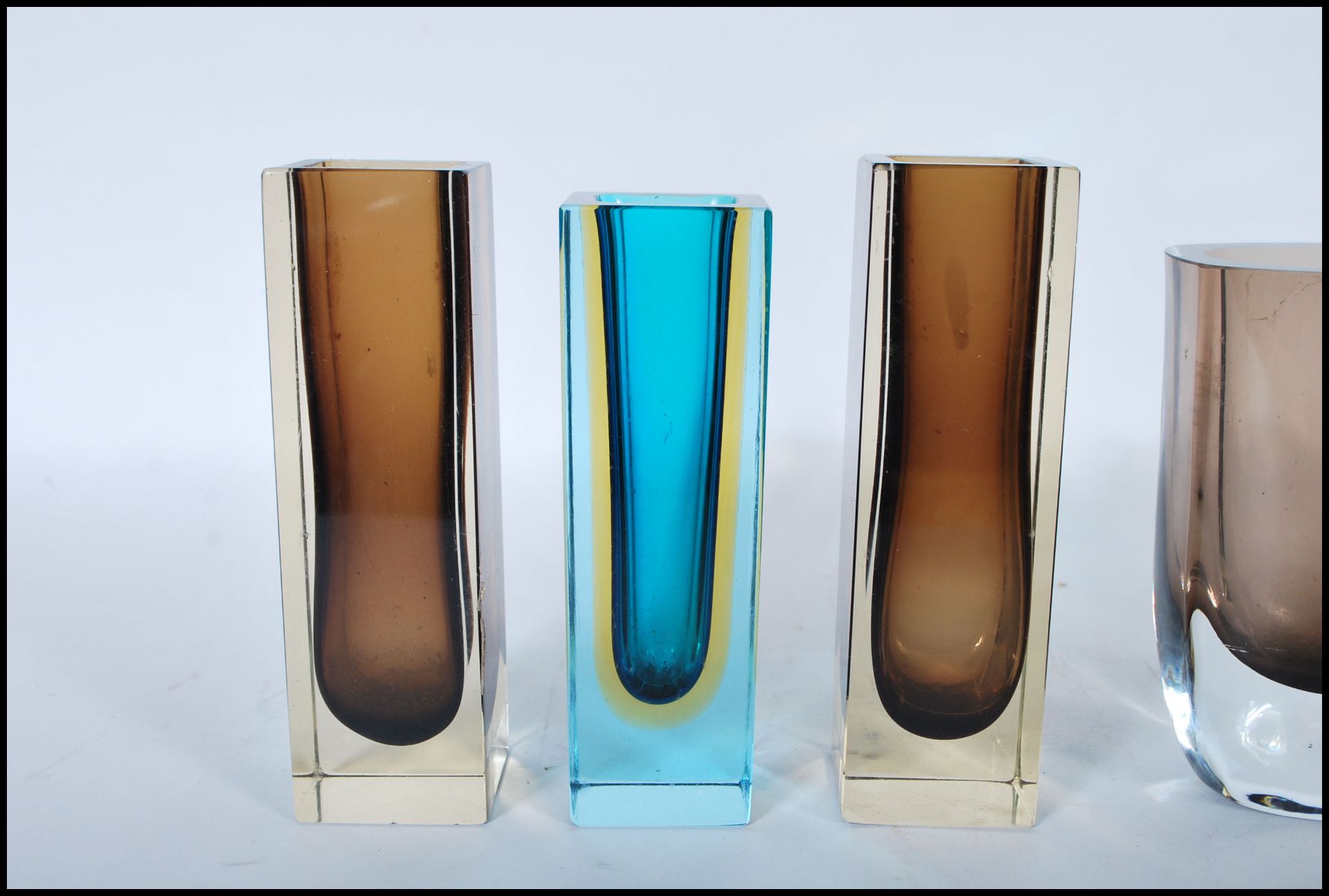 A selection of mid 20th Century vintage retro studio art glass to include three Murano Sommerso - Bild 2 aus 5