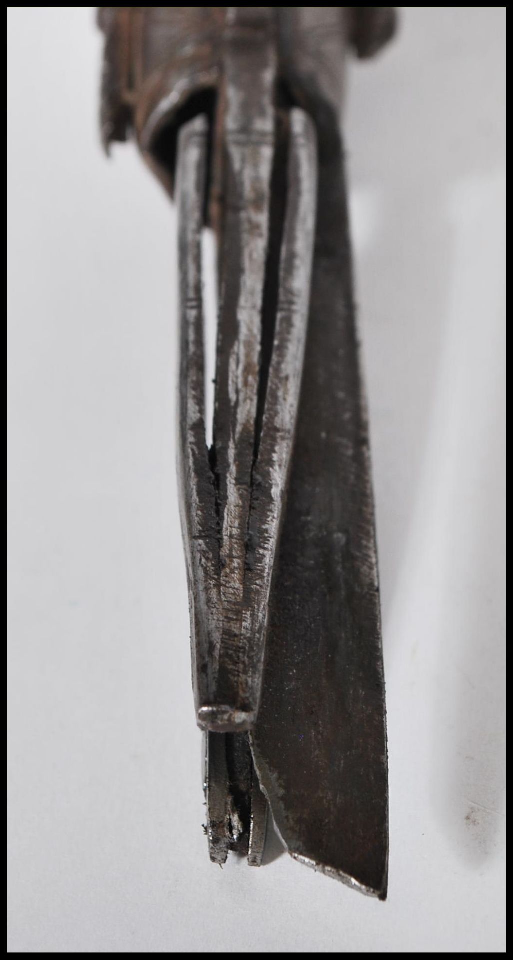 An unusual  antique large Pitari chest iron bolt lock. Collected by the vendors family when based in - Bild 7 aus 10