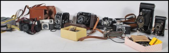 A good collection of vintage cameras to included makes and models form Agfa Karat camera, Carl Zeiss