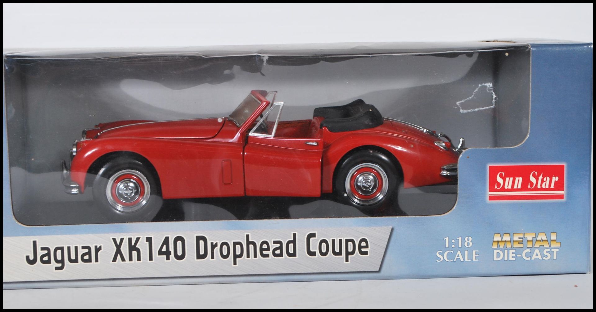 Two boxed diecast scale model cars to include the Jaguar Xk140 drophead coupe by Sun Star and a 1971 - Bild 3 aus 5