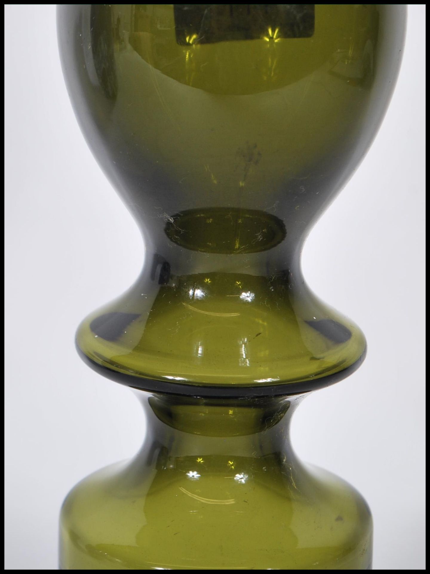 A mid 20th Century 1960's Scandinavian olive green cased glass vase in the manner of Sea Glasbruk, - Bild 4 aus 7