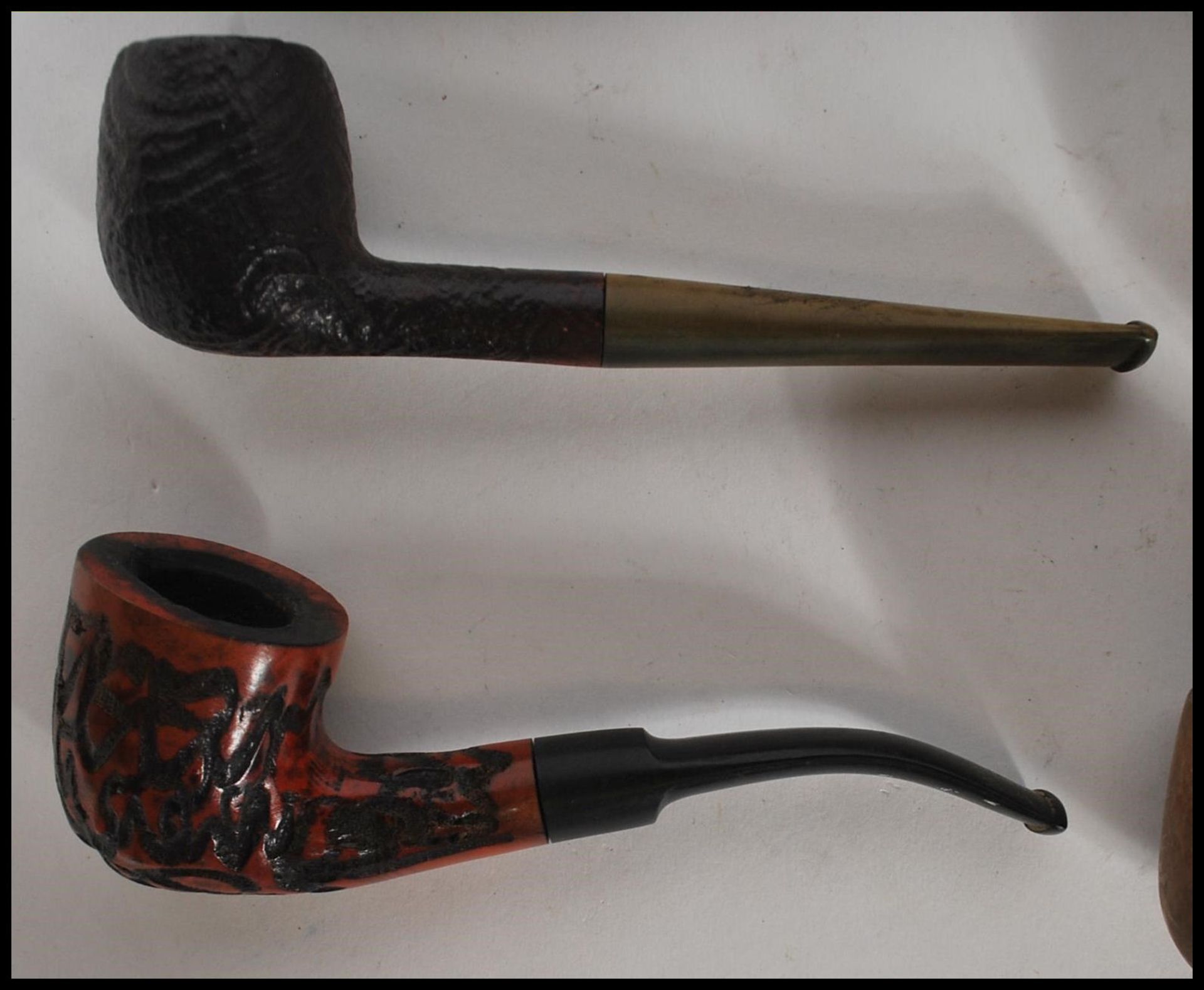 A good collection of vintage smoking tobacco pipes to include a leather case example having a - Bild 2 aus 7
