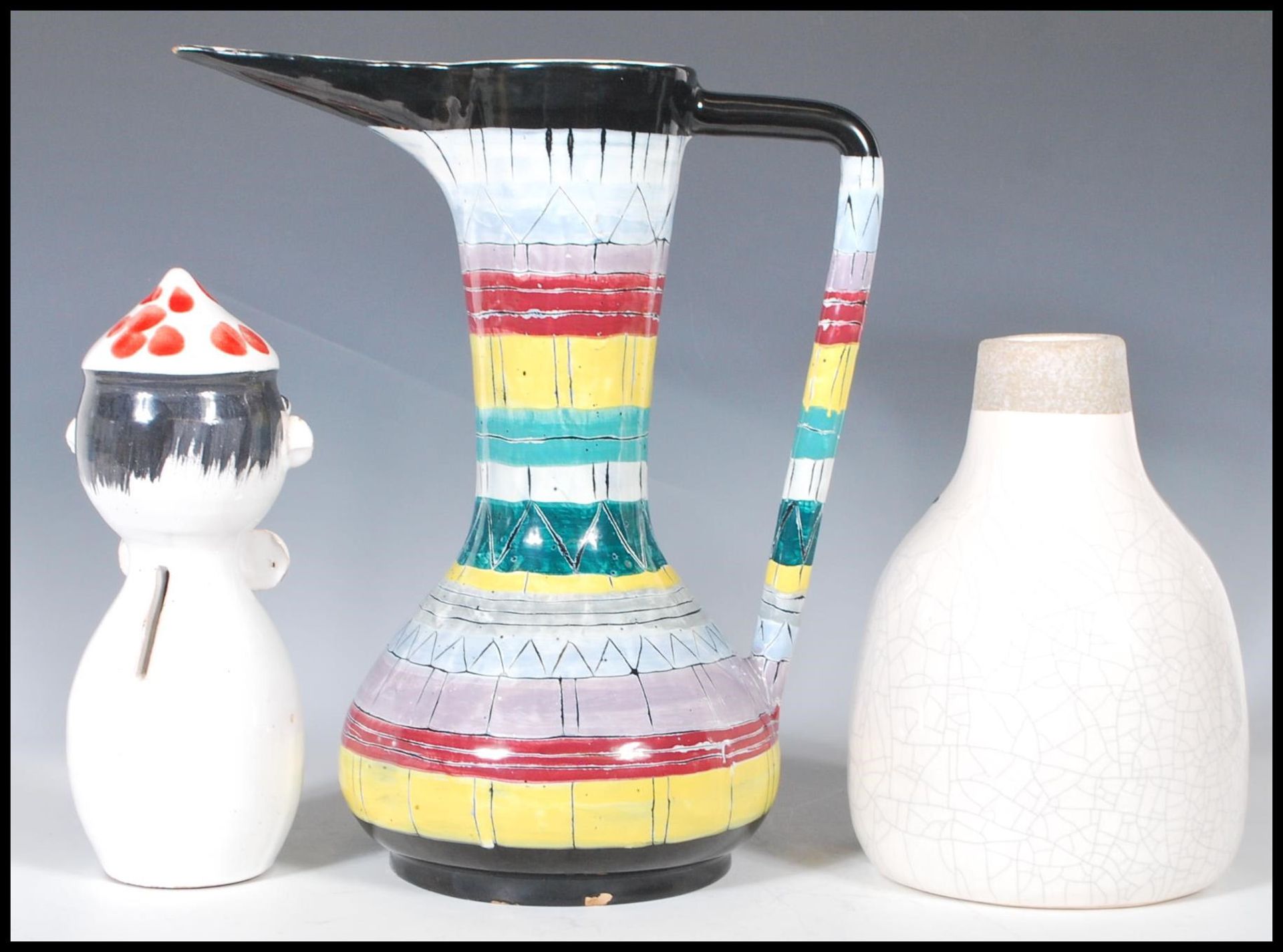 A group of three mid 20th Century ceramic wares to include a decorative San Polo Italian water jug - Bild 3 aus 8