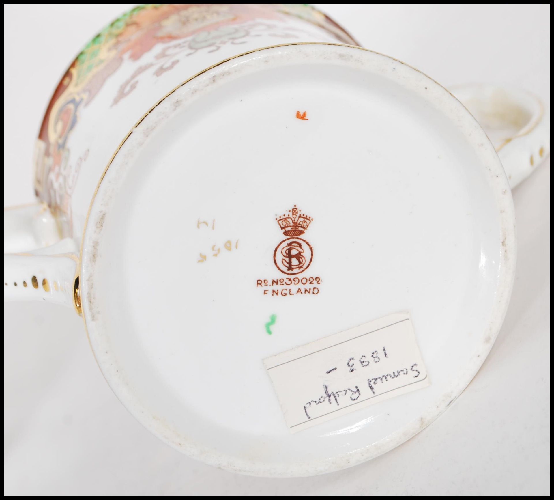 A 19th Century Flight and Barr Worcester lidded sucrier having a white ground body with floral and - Bild 12 aus 15