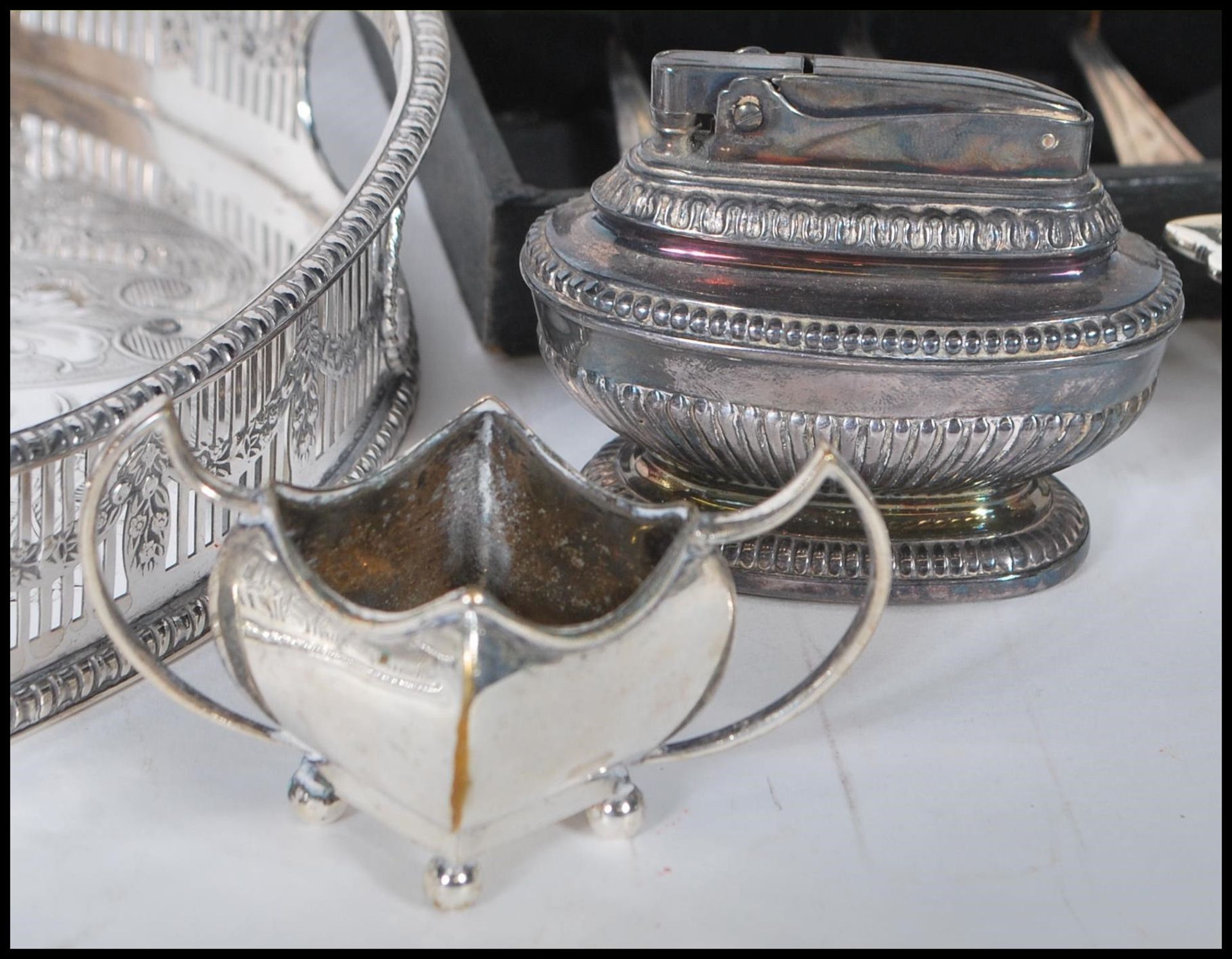 A collection of silver plated items to include 2 silver plated trophies, silver plated Viners - Bild 6 aus 8