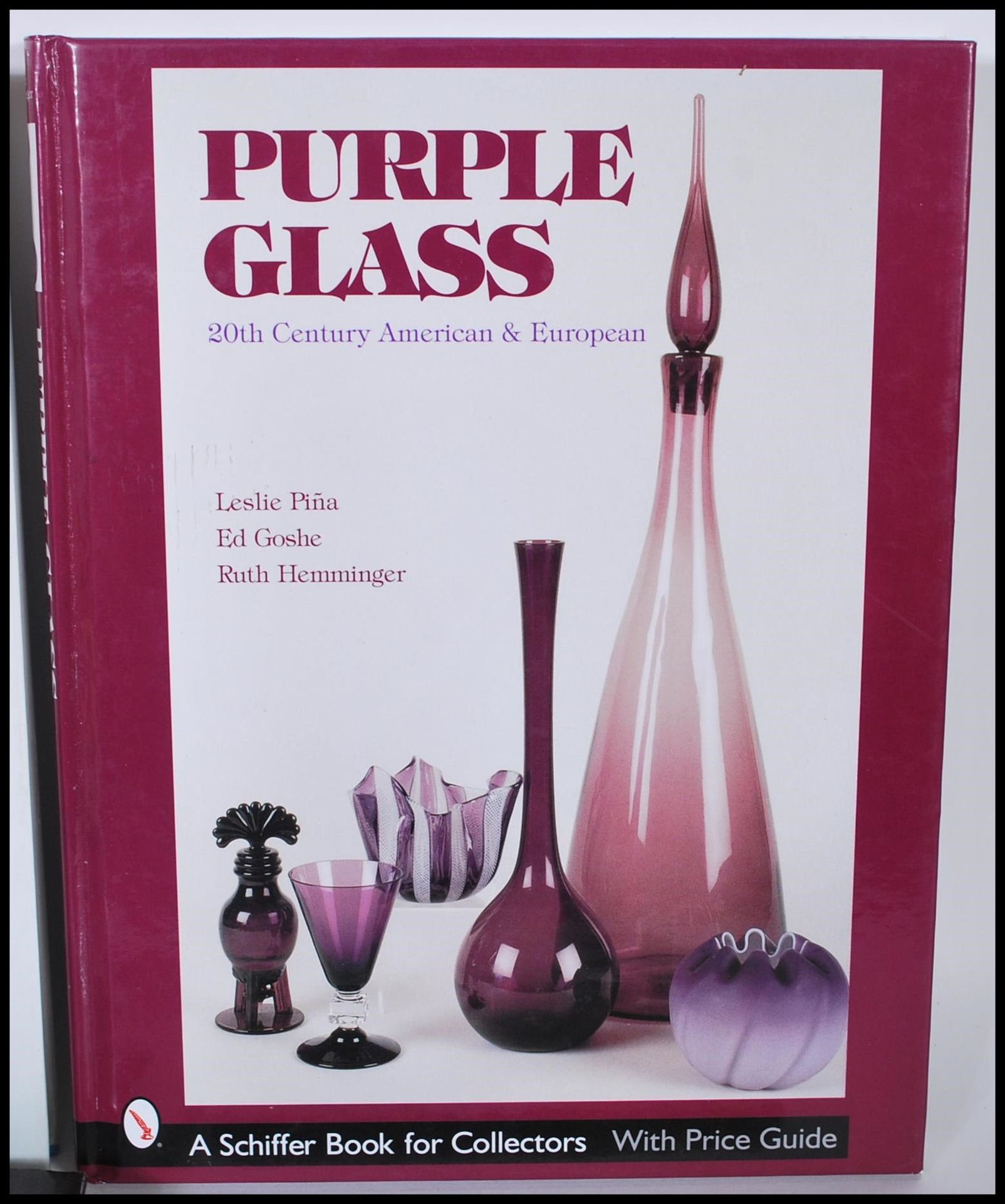 A selection of 20th Century retro glass collectors reference books to include 'English Glass' W. - Bild 3 aus 6