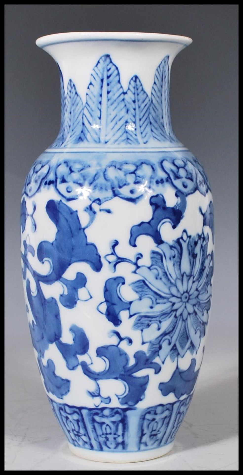 A 19th Century Chinese ginger jar of large proportions and bulbous form being hand painted in blue - Bild 3 aus 24