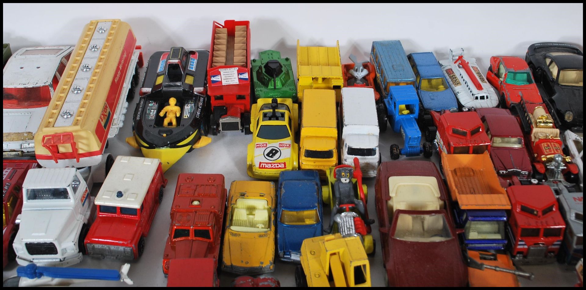 A large collection of playworn diecast model cars to include Matchbox, Corgi,  Hot Wheels etc - Bild 6 aus 10