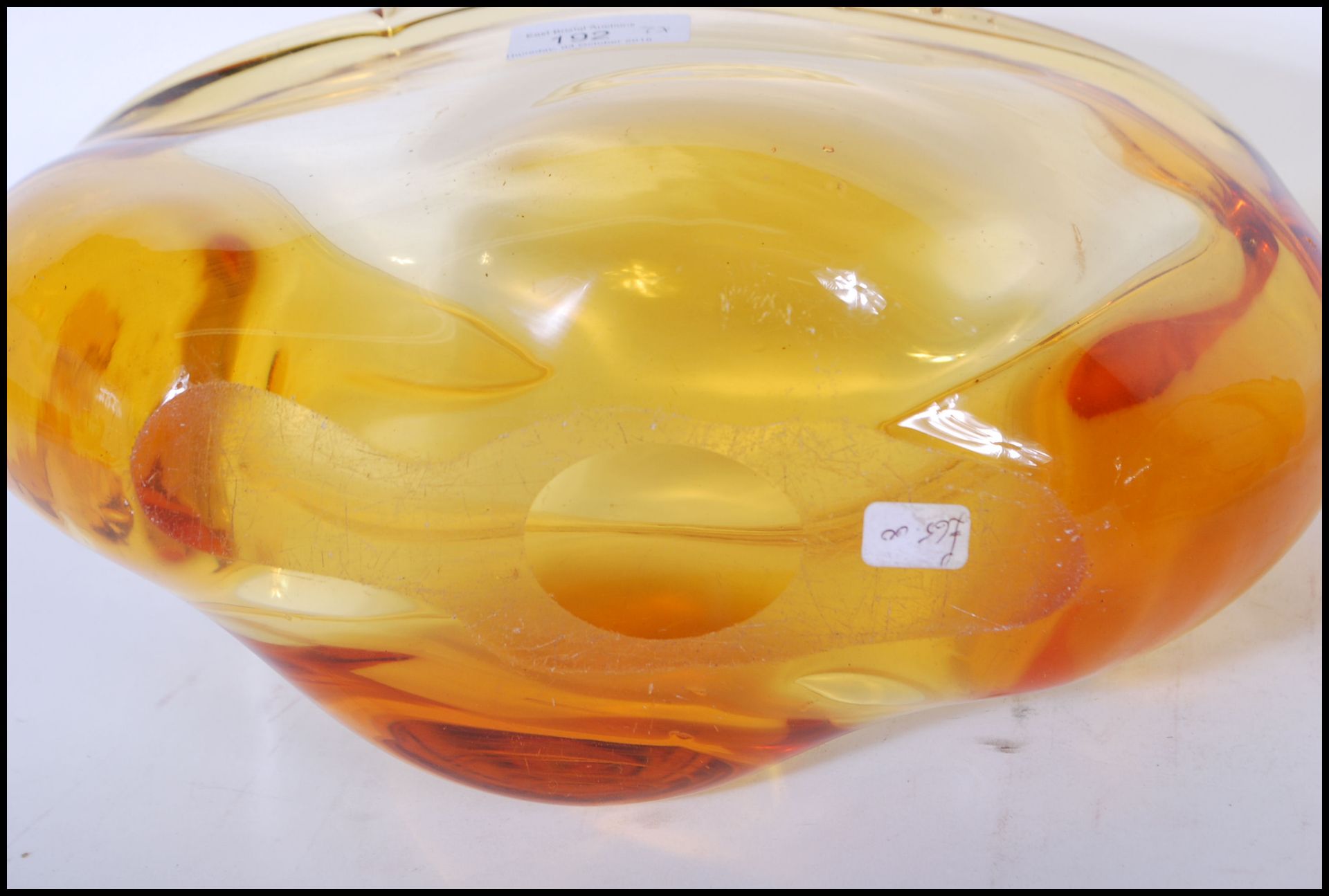 Two vintage retro amber glass vases of organic ovular form in the manner of Miloslav Klinger for - Bild 7 aus 7