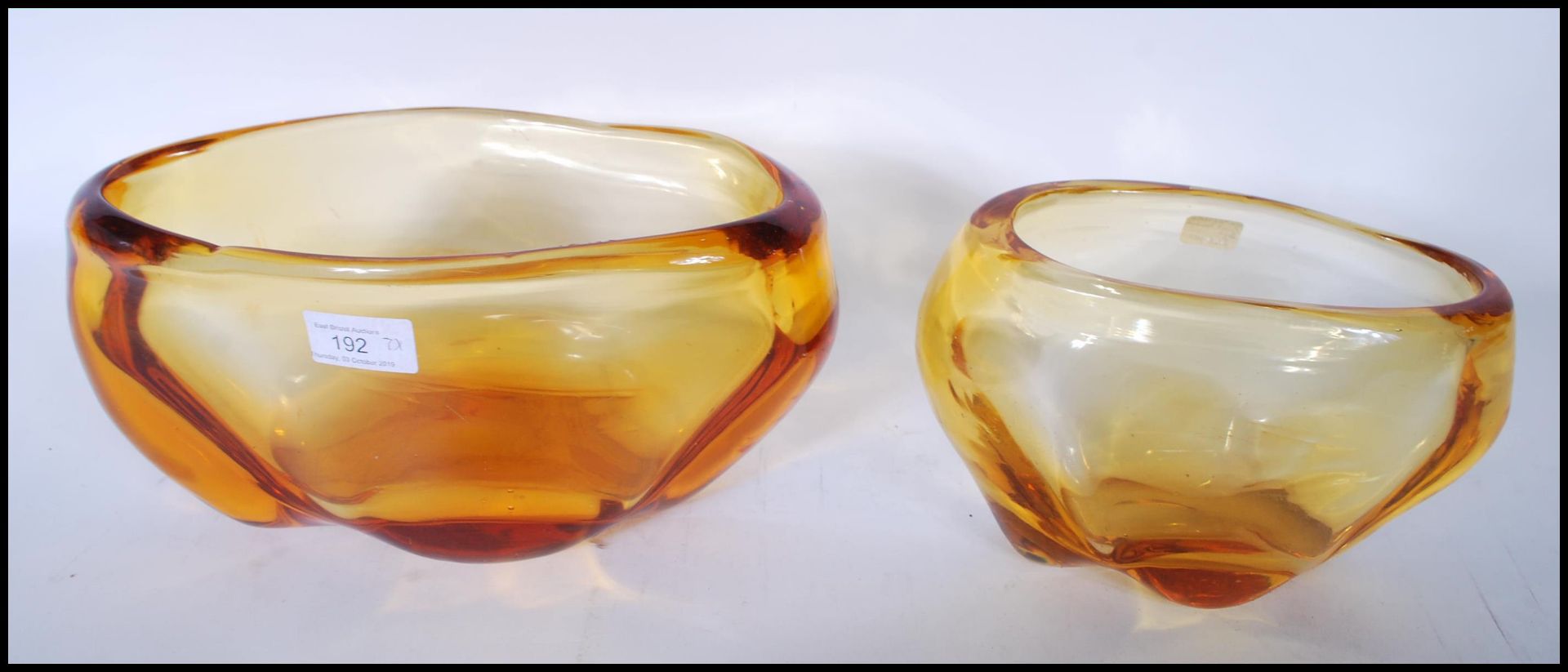 Two vintage retro amber glass vases of organic ovular form in the manner of Miloslav Klinger for - Bild 2 aus 7