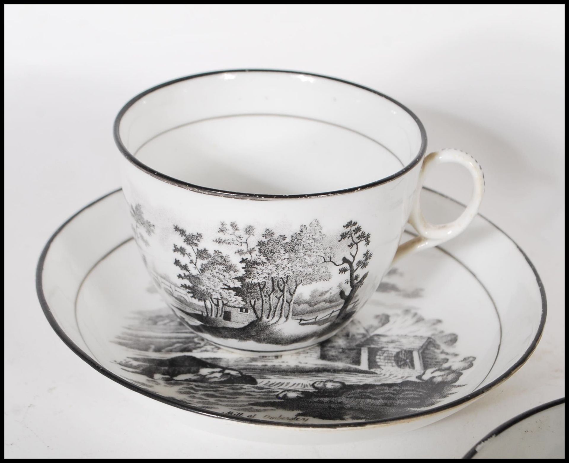 An early 19th century New Hall porcelain part tea service, consisting of four tea cups, five saucers - Bild 3 aus 8