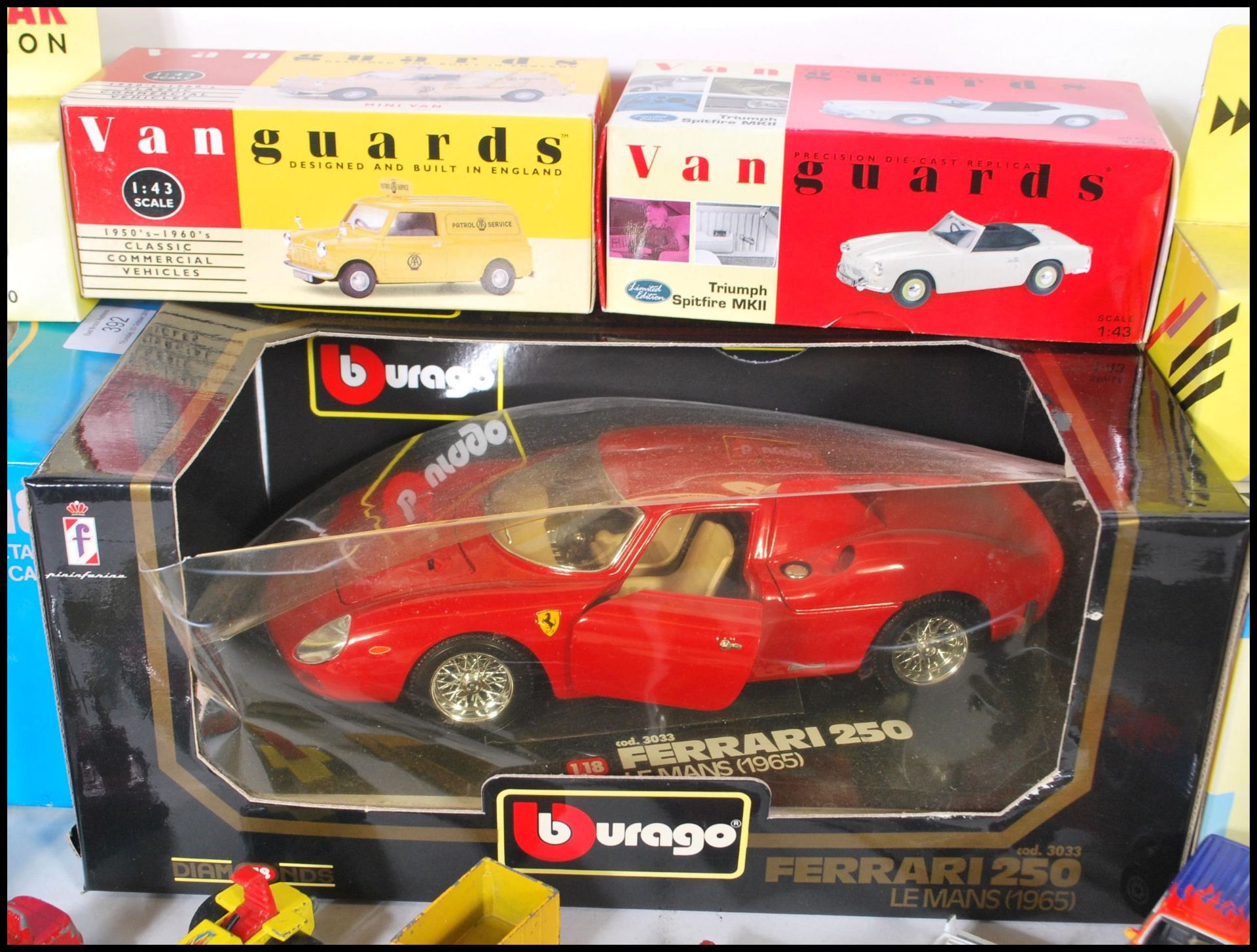 A collection of cars to include diecast 1:18 scale Burago  Ferrari 350, Bugatti 3B110, smaller scale - Bild 10 aus 11