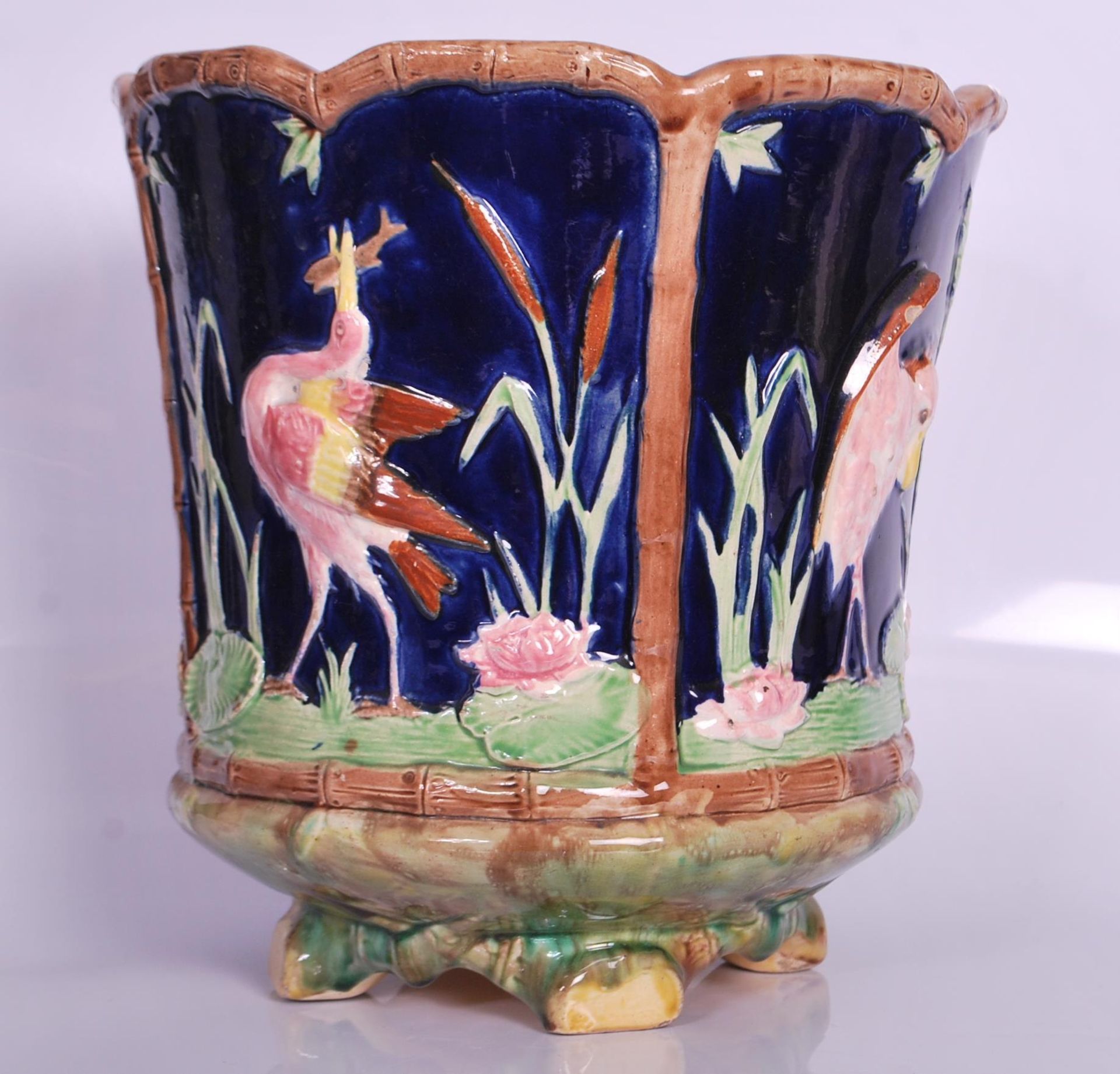 A 19th Century Majolica planter in the manner of George Jones, bamboo effect rim decorated with - Bild 3 aus 5