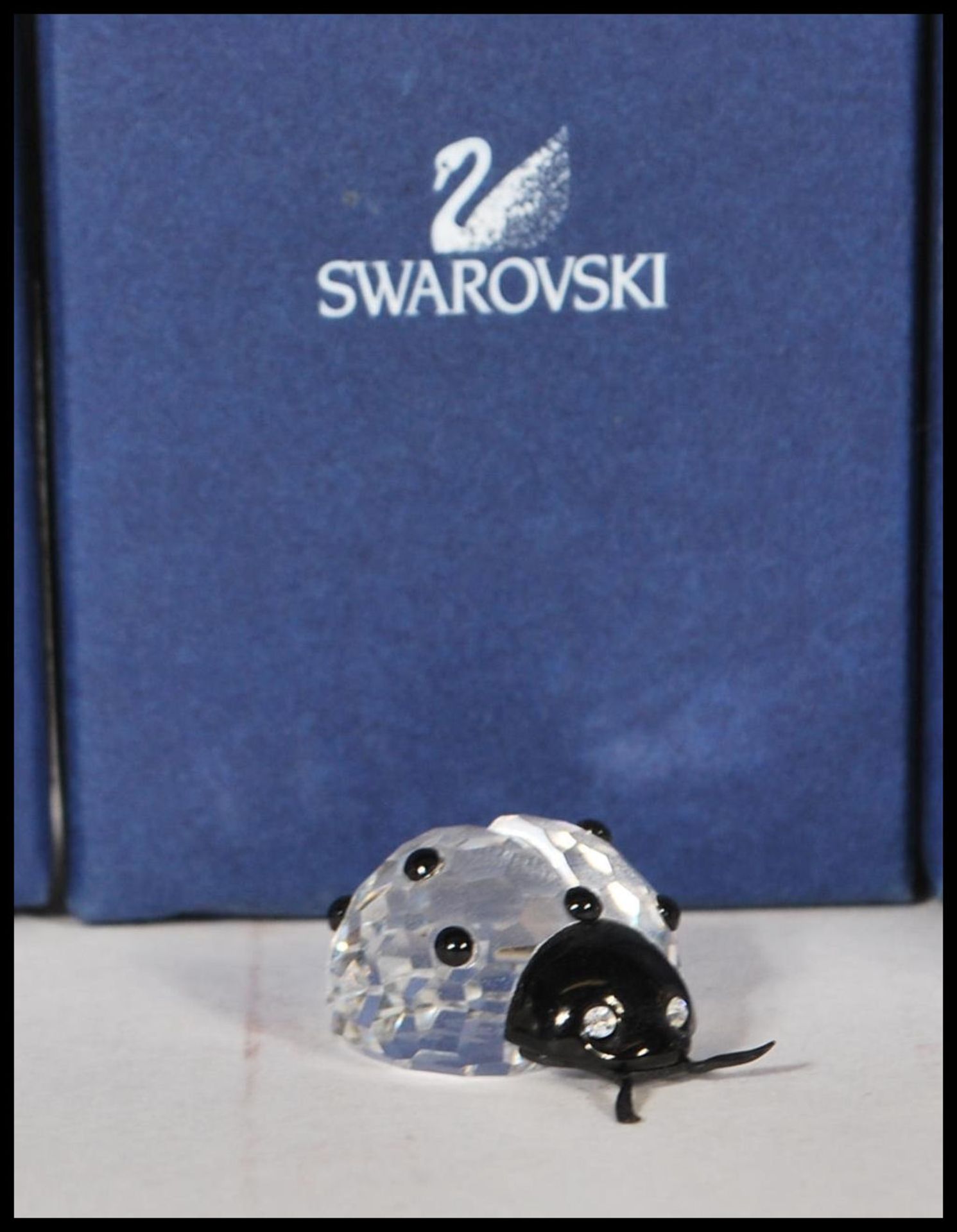 Swarovski - A collection of cut glass crystal figurines to include a harp, a globe, a rocking chair, - Bild 3 aus 7