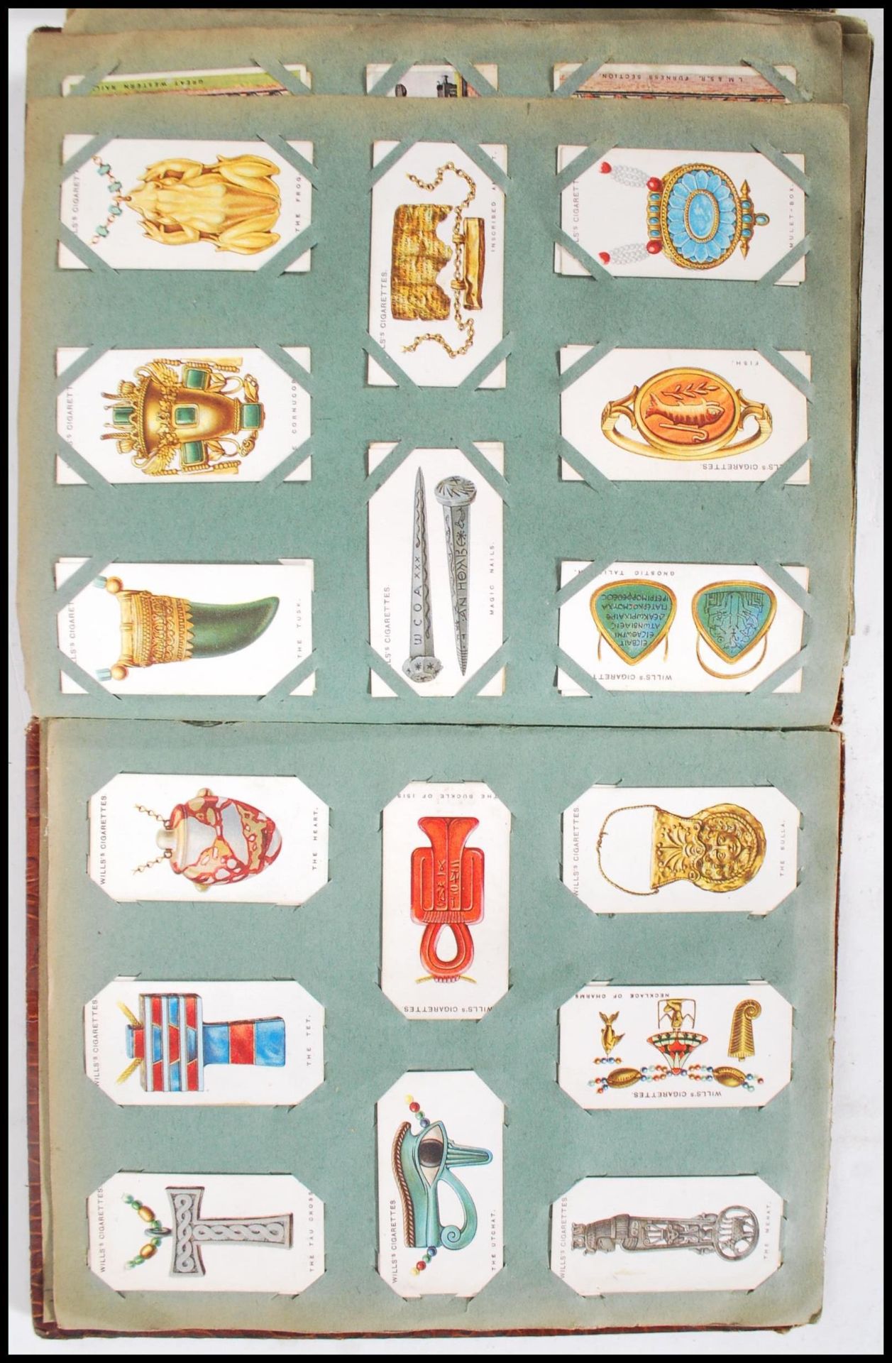 A collection of cigarette tea cards dating from the 20th Century  to include cards in albums, full - Bild 9 aus 18