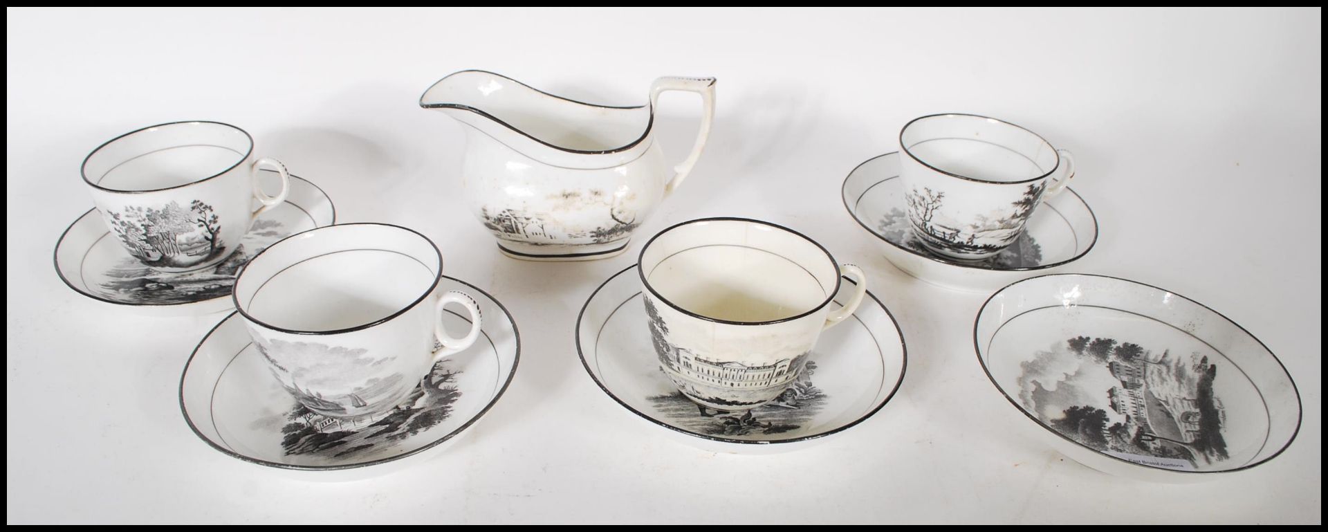 An early 19th century New Hall porcelain part tea service, consisting of four tea cups, five saucers - Bild 2 aus 8