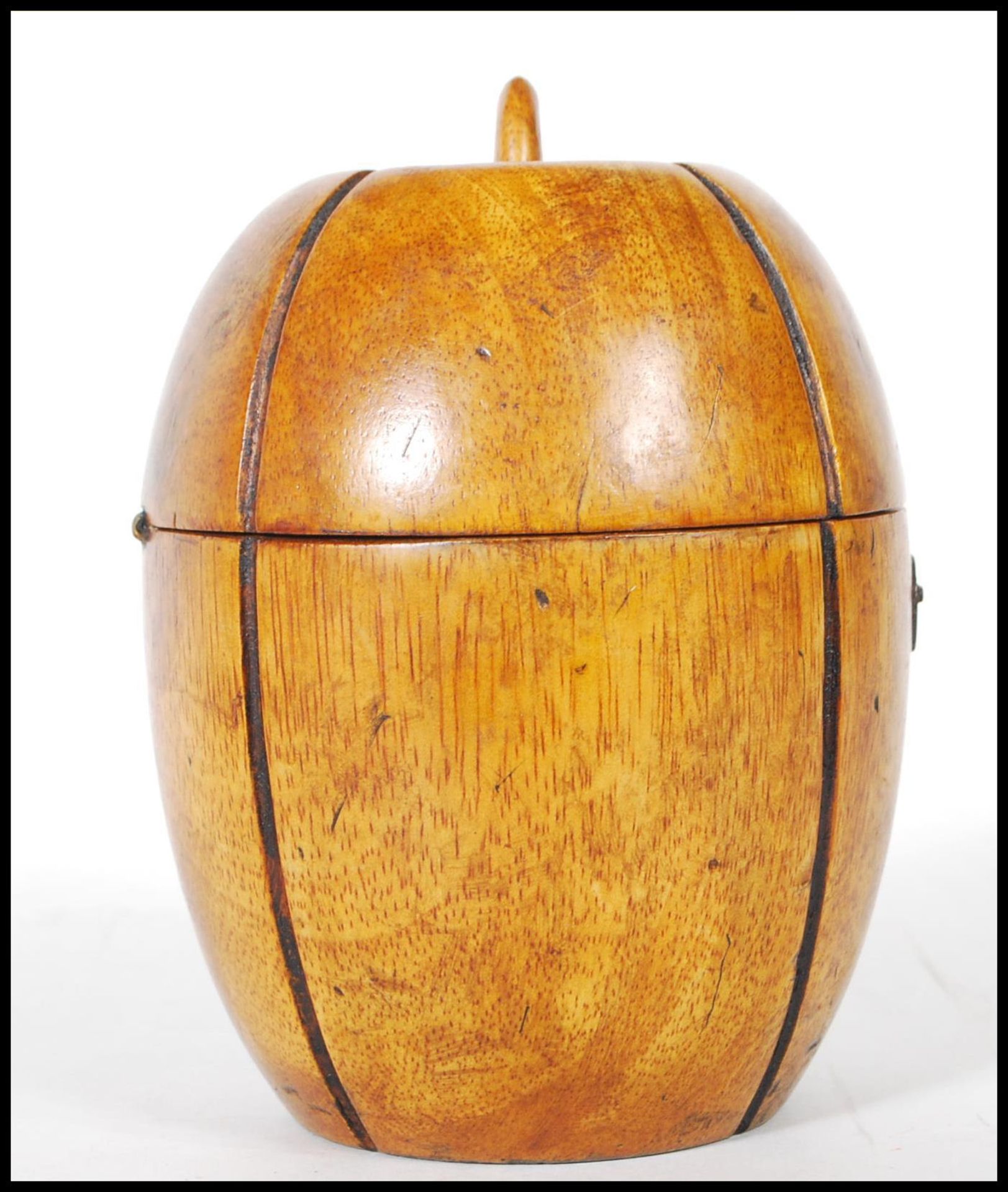 An 18th Century Georgian style fruitwood tea caddy in the form of a melon with lock and key to - Bild 2 aus 7