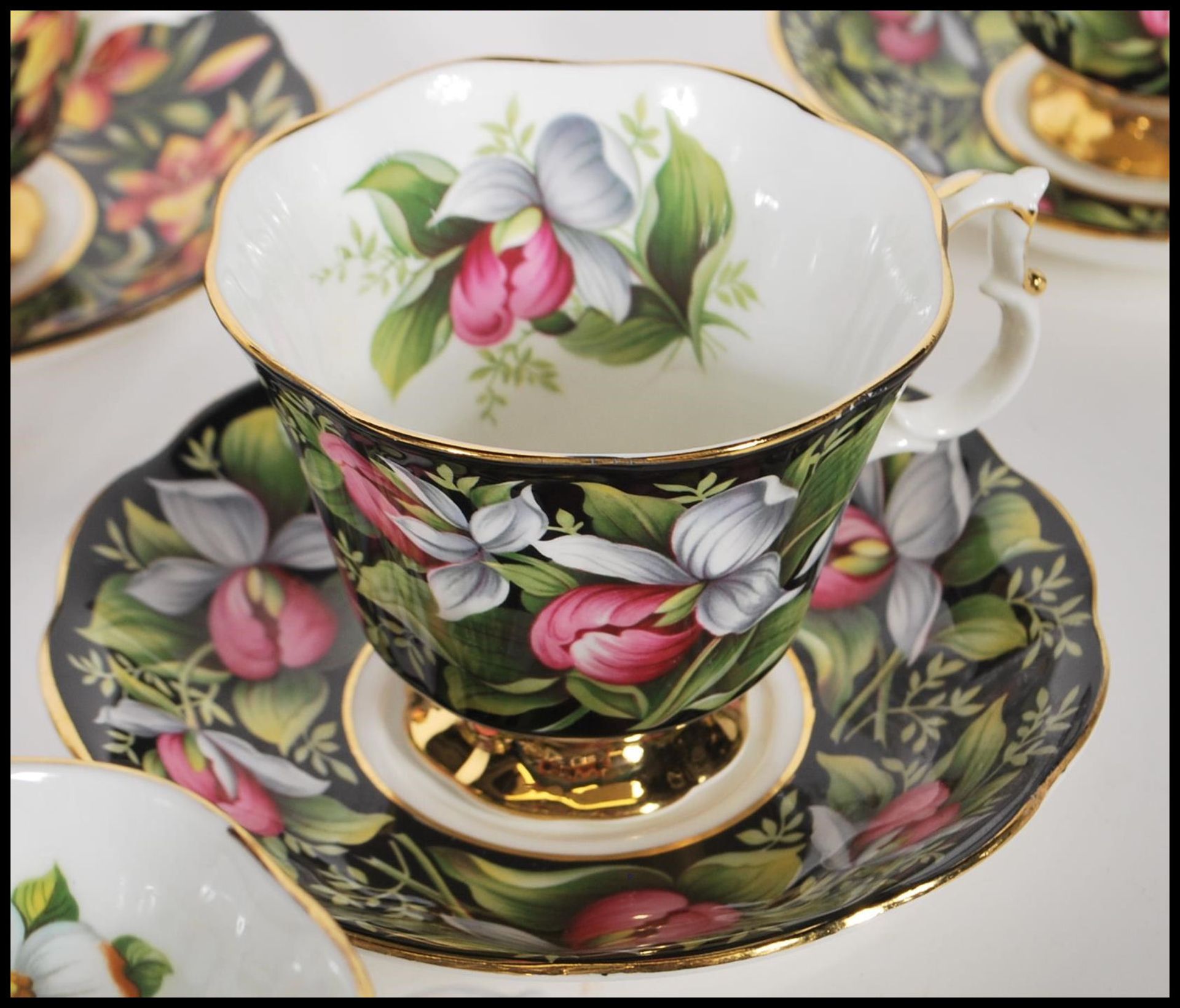 A Royal Albert part tea service in the provincial flowers patterns being stamped to the underside. - Bild 10 aus 13