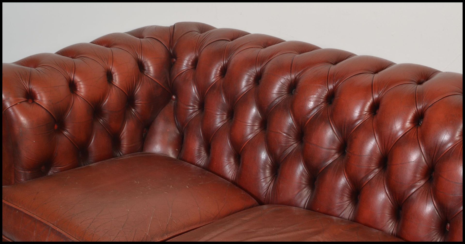 A 20th century Oxblood leather chesterfield button - Bild 3 aus 6
